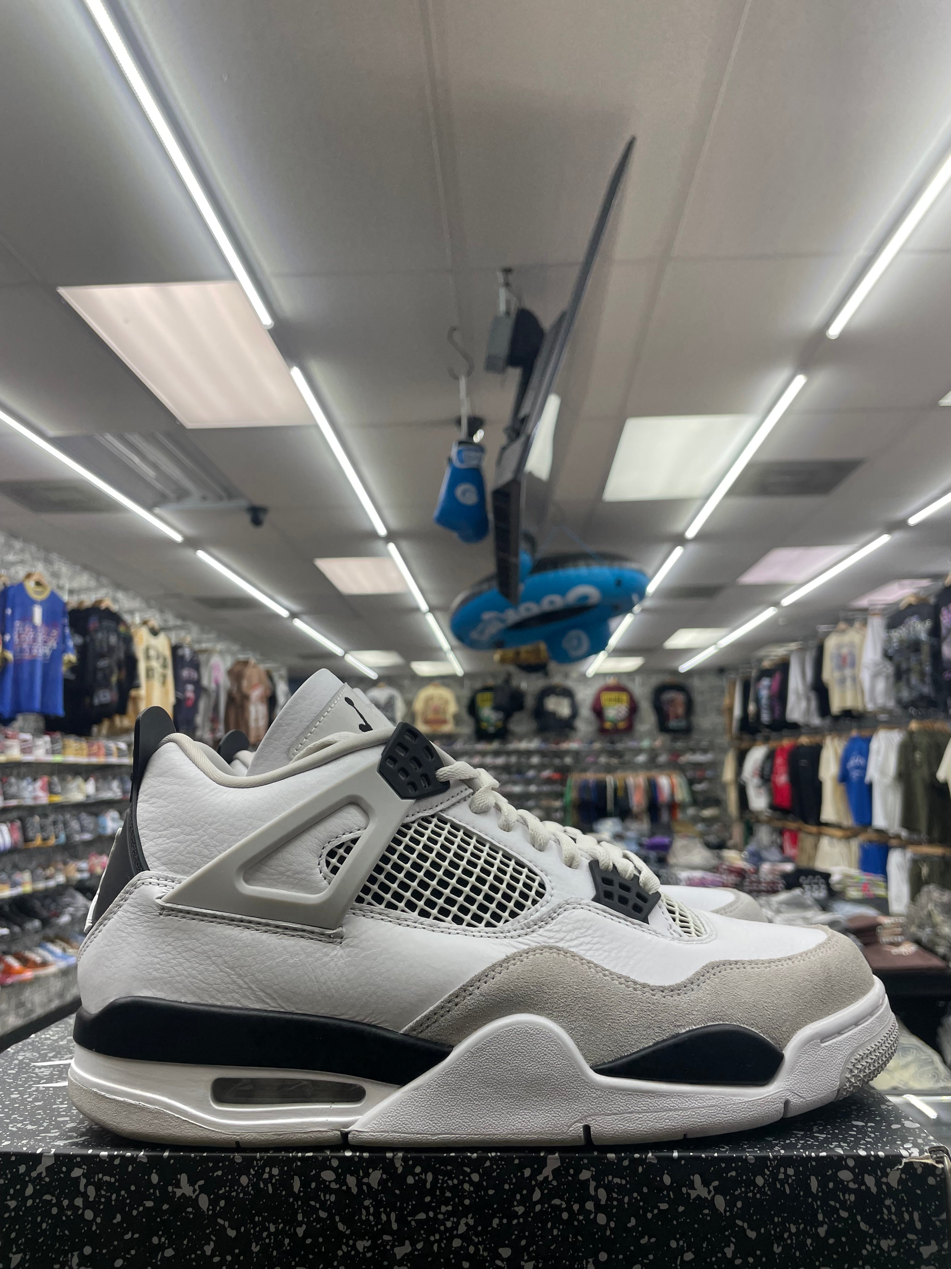 Air Jordan Retro 4 “Military Black” *Size 10.5 Preowned*
