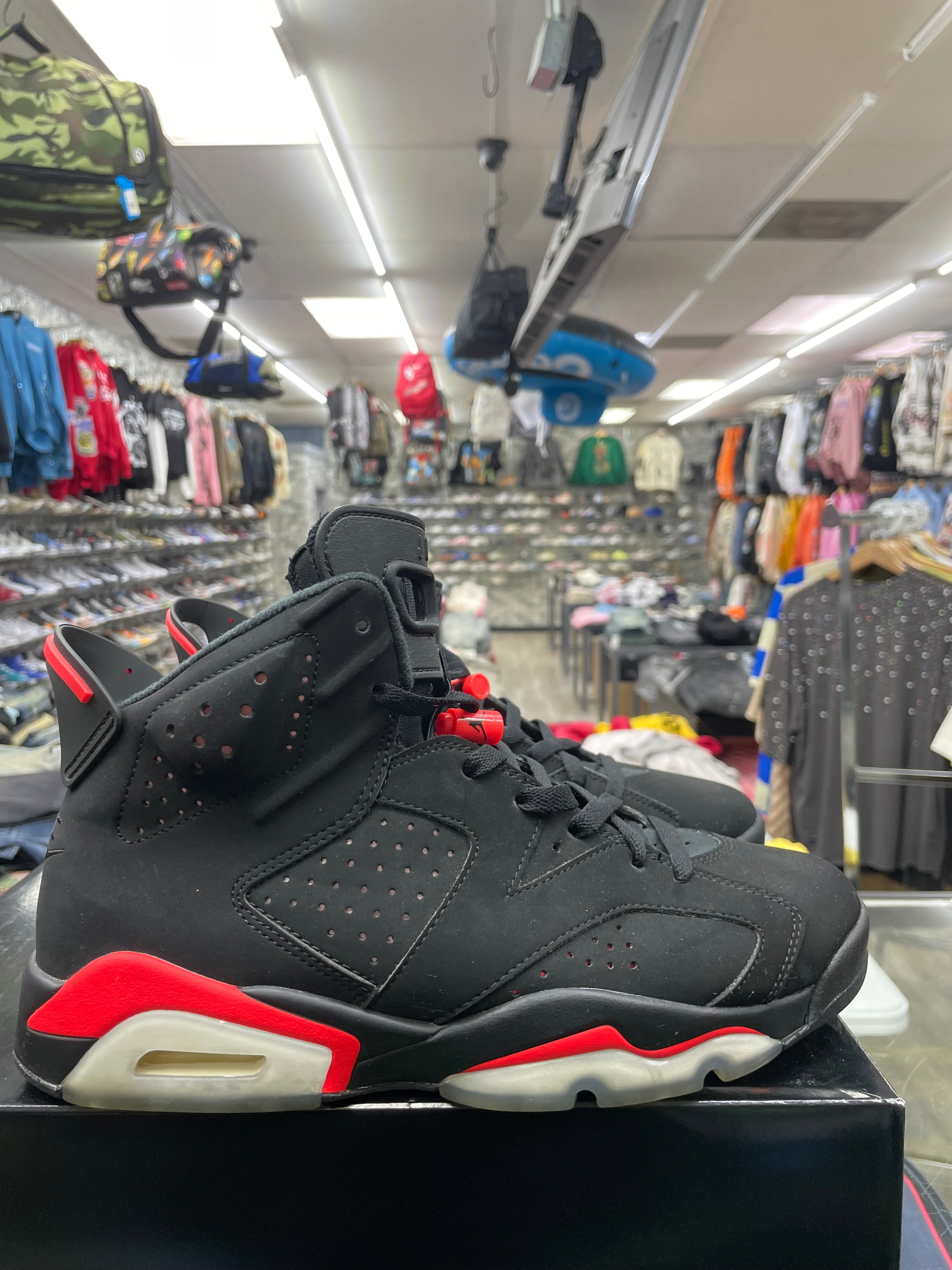 Air Jordan Retro 6 “Infrared” *Size 9.5 Preowned*