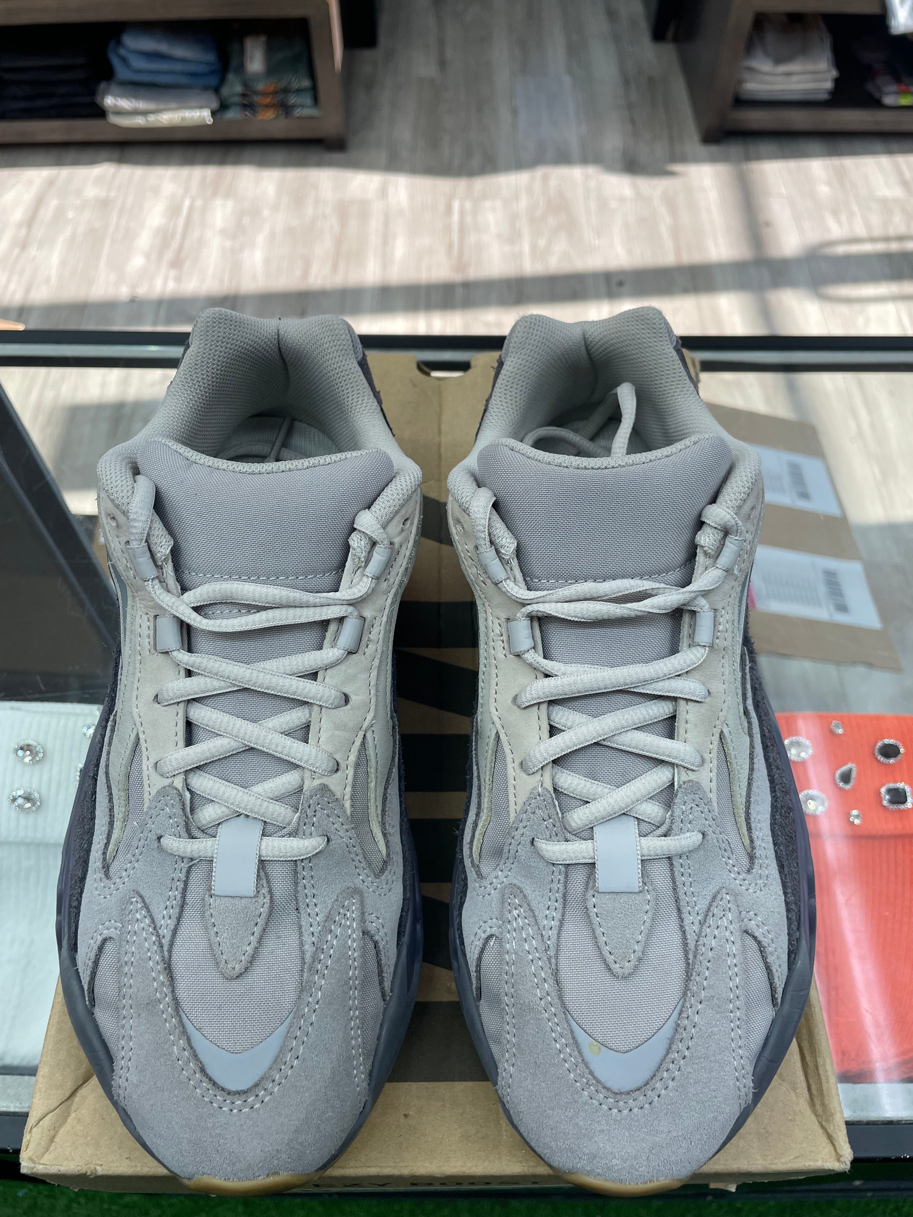 Yeezy Boost 700 “Mauve” *Size 9 Preowned*