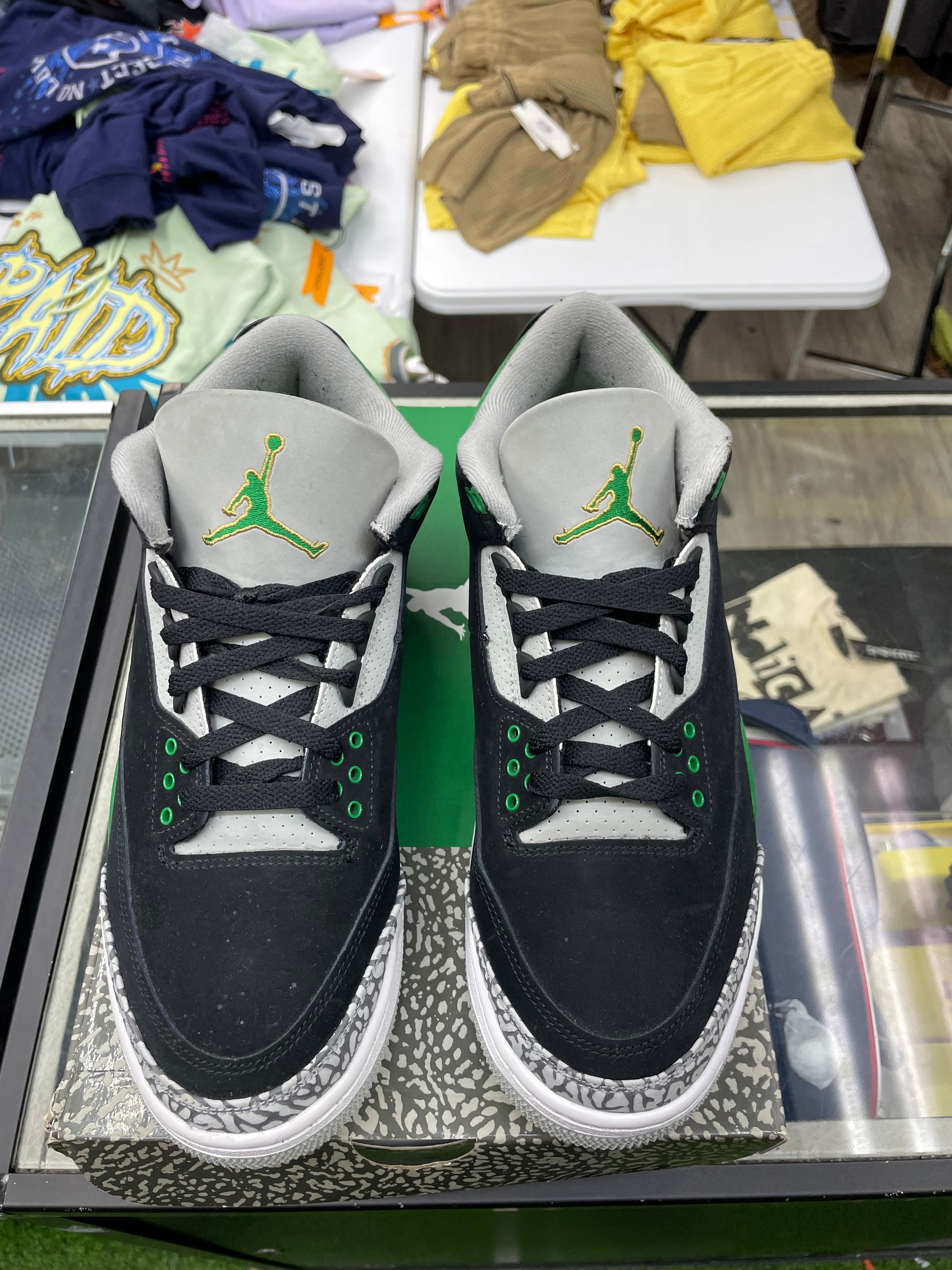 Air Jordan Retro 3 “Pine Green” *Size 9 Preowned*