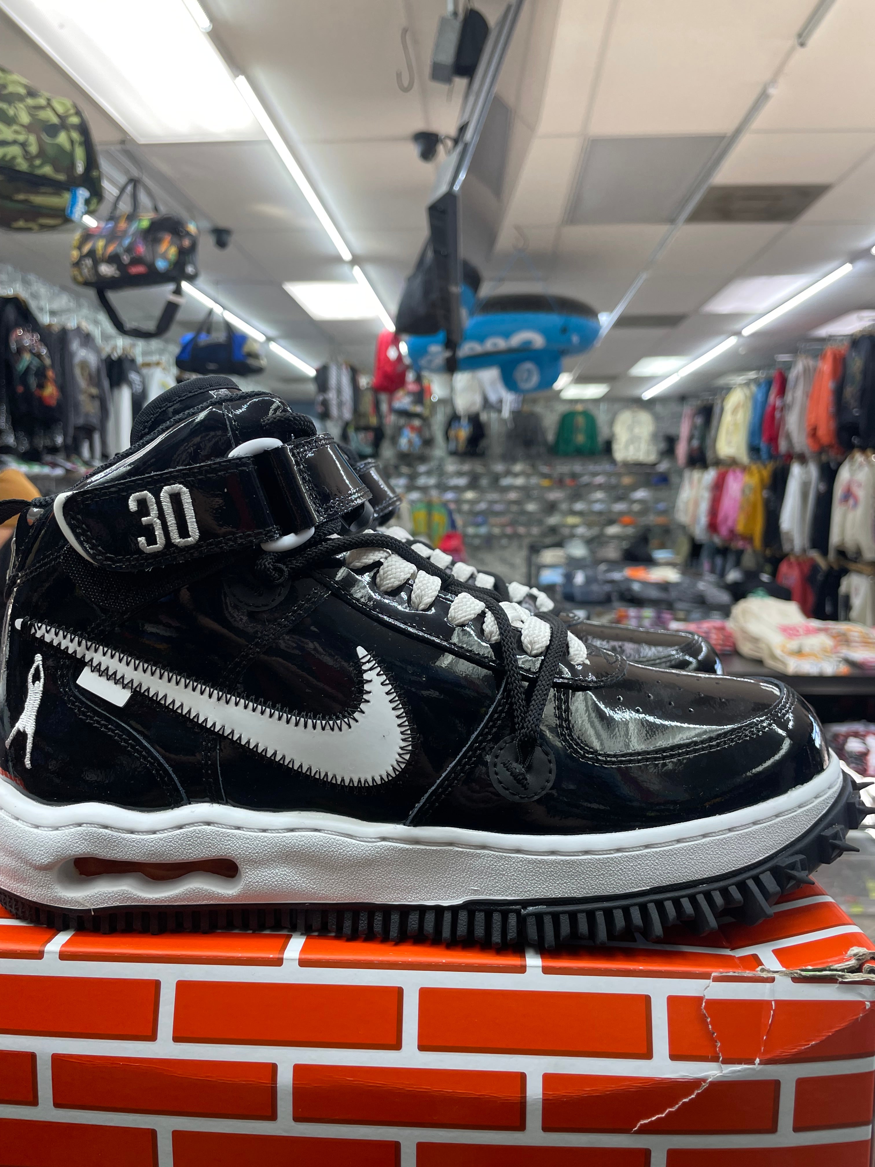 Nike Air Force 1 Mid “Off-White Sheed” *Size 10 Preowned*