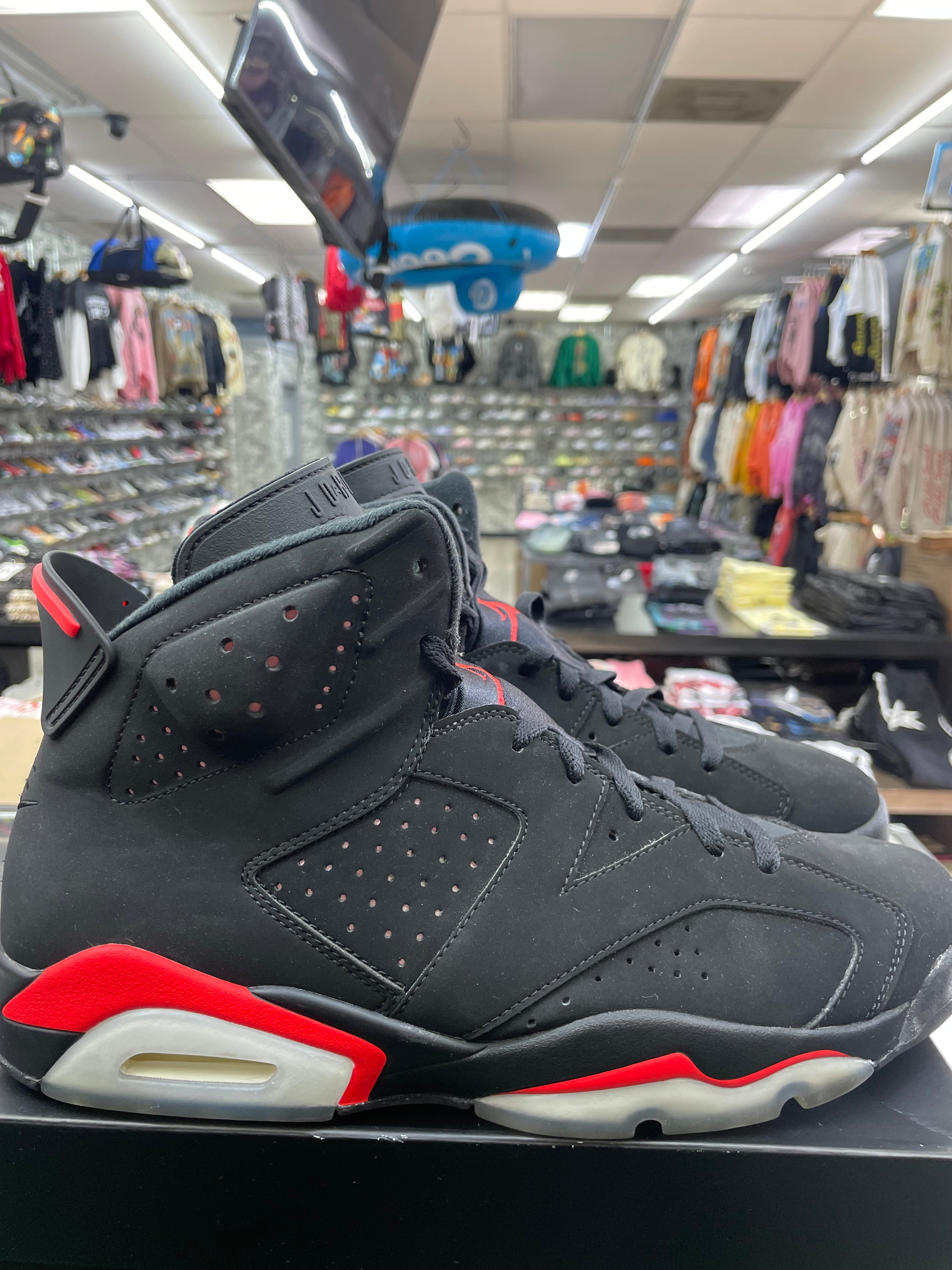 Air Jordan Retro 6 “Infared” *Size 11 Preowned*