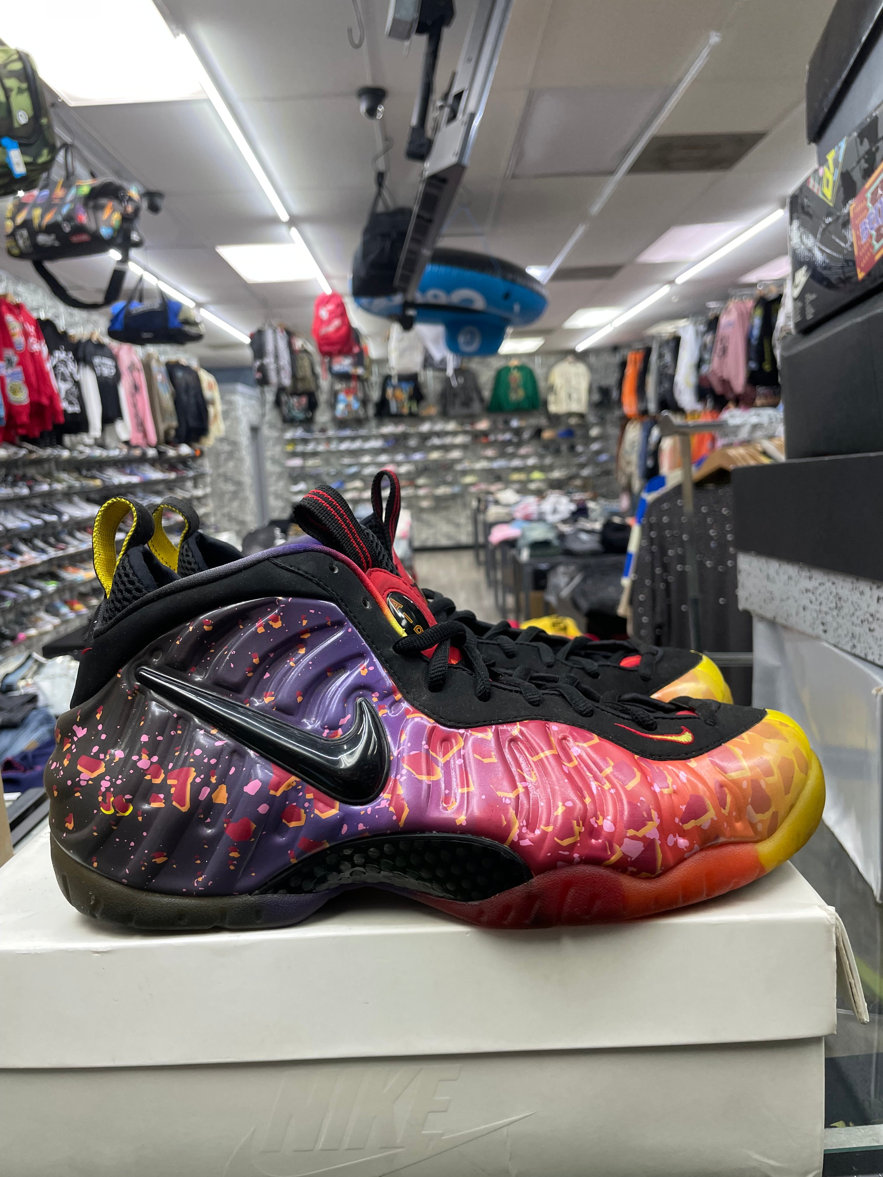 Nike Air Foamposite Pro “Area 72 Asteroid” *Size 11.5 Preowned*