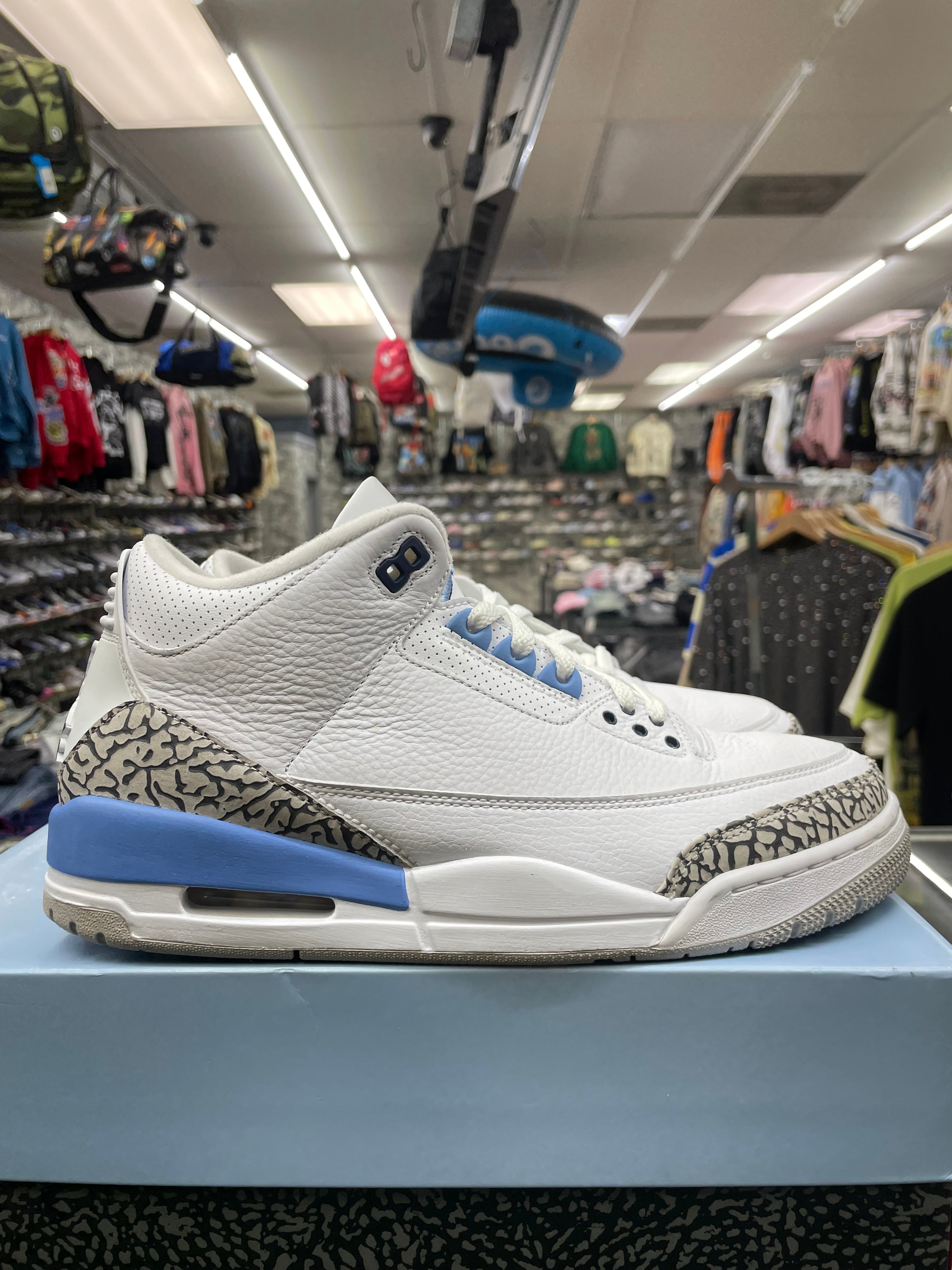 Air Jordan Retro 3 “UNC” *Size 10 Preowned*