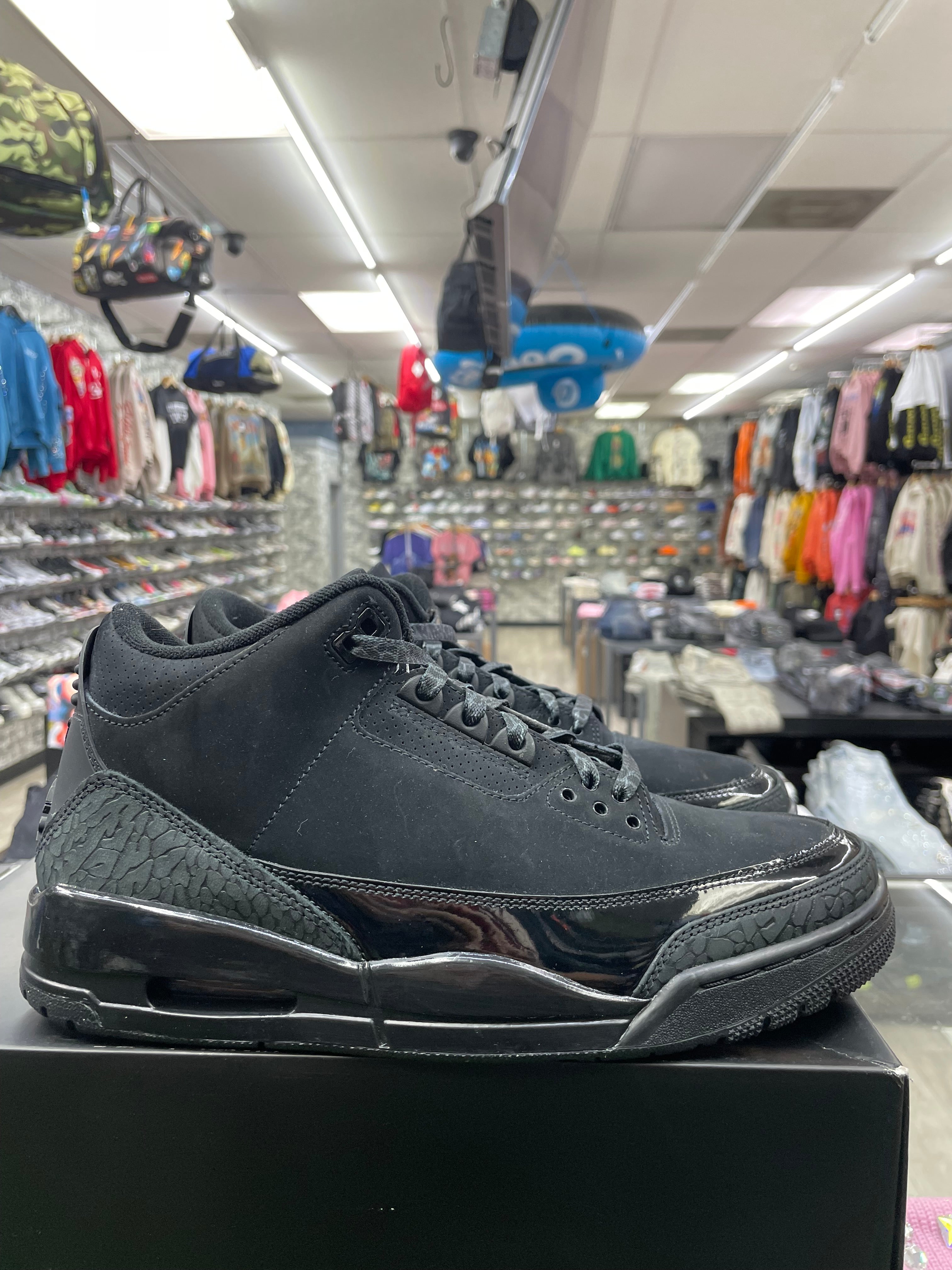 Air Jordan Retro 3 “Black Cat” *Size 10 Preowned*