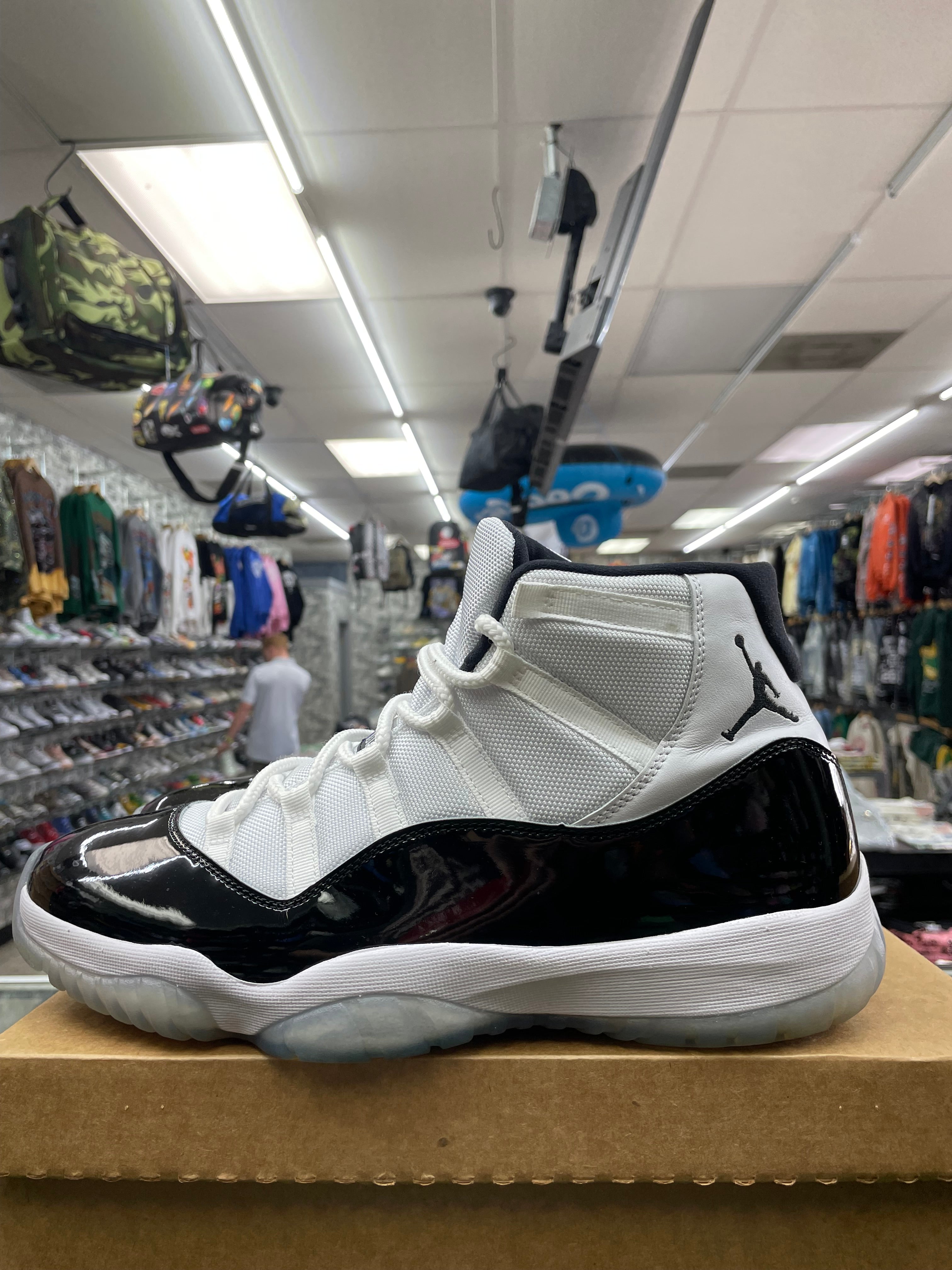 Air Jordan Retro 11 “Concord” *Size 13 Preowned*