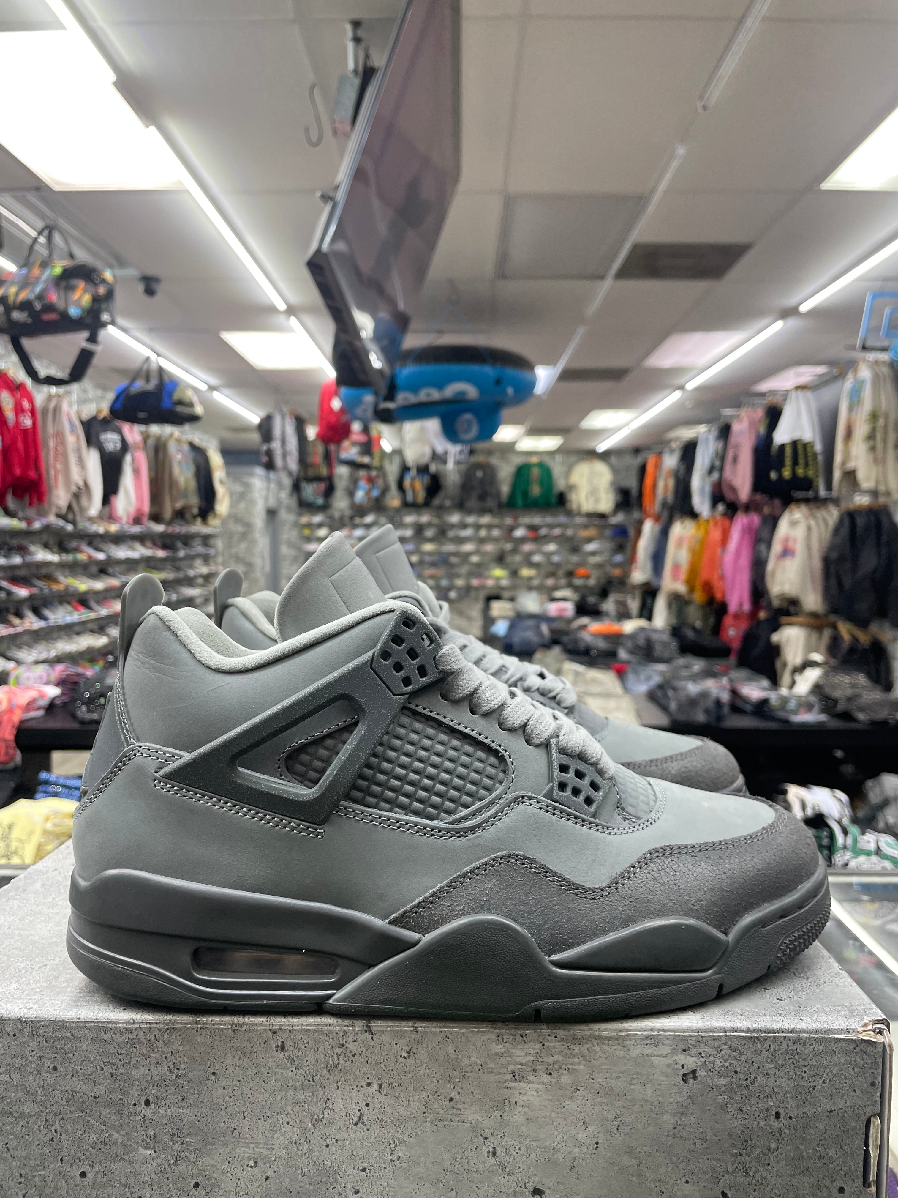 Air Jordan Retro 4 “Paris Olympic Wet Cement ” *Size 8 Preowned*