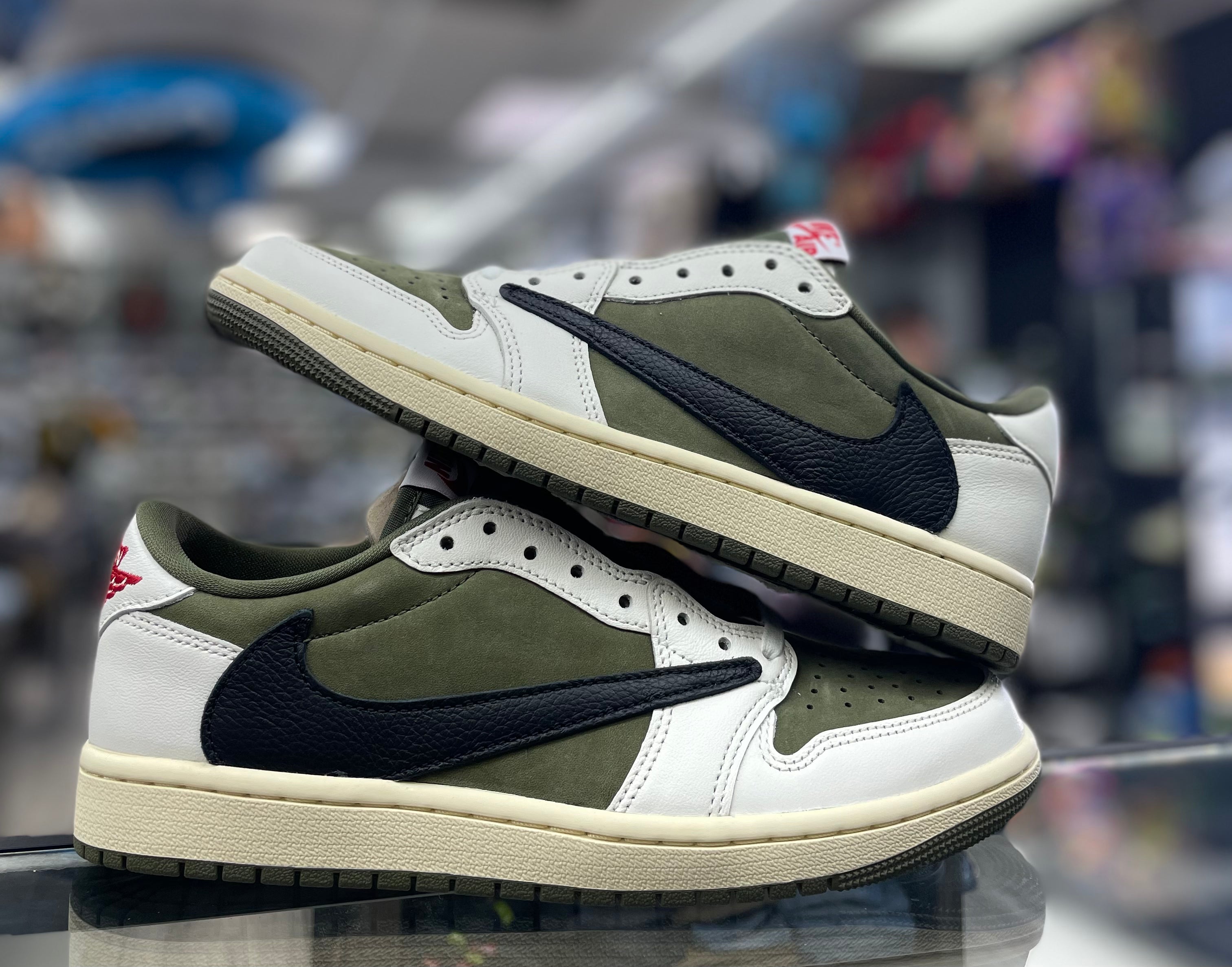 Air Jordan 1 “Travis Scott Medium Olive” (DM7866-200)