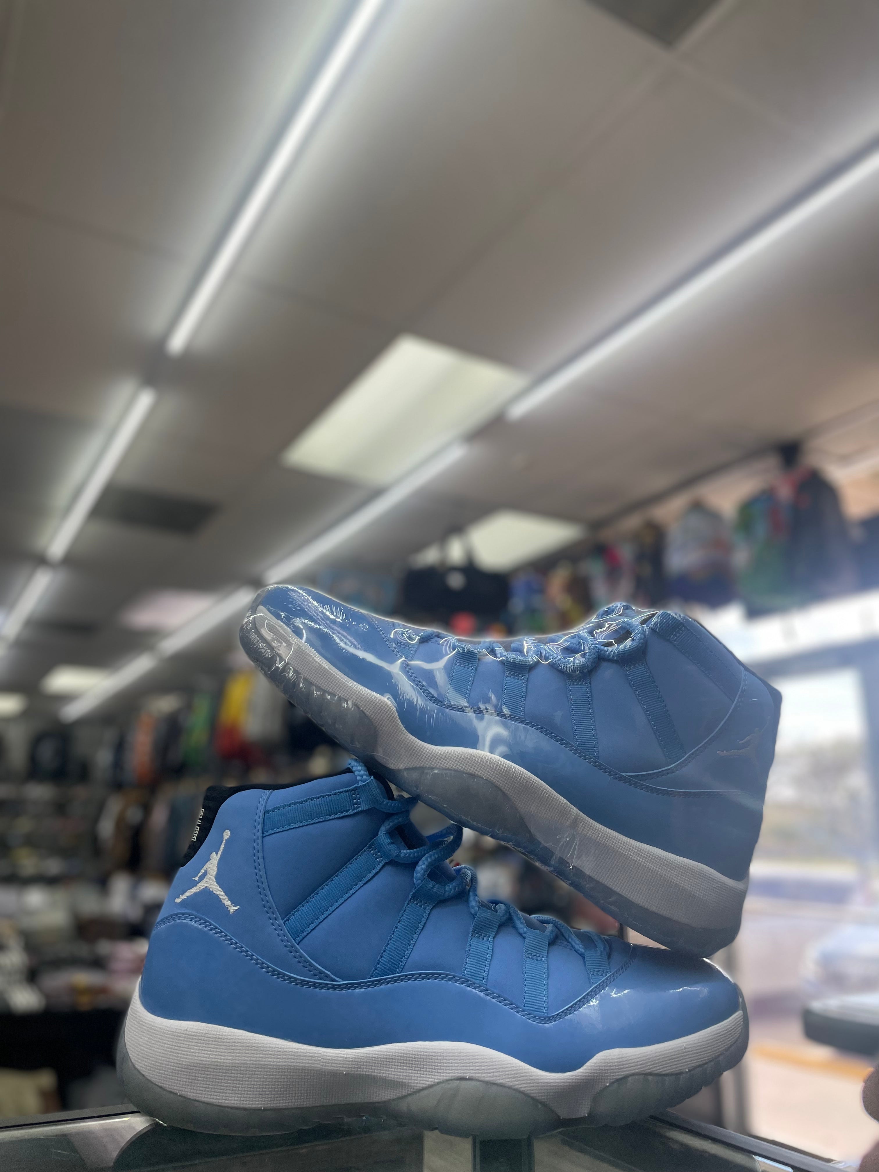 Air Jordan Retro 11 “Pantone” (689479-405)