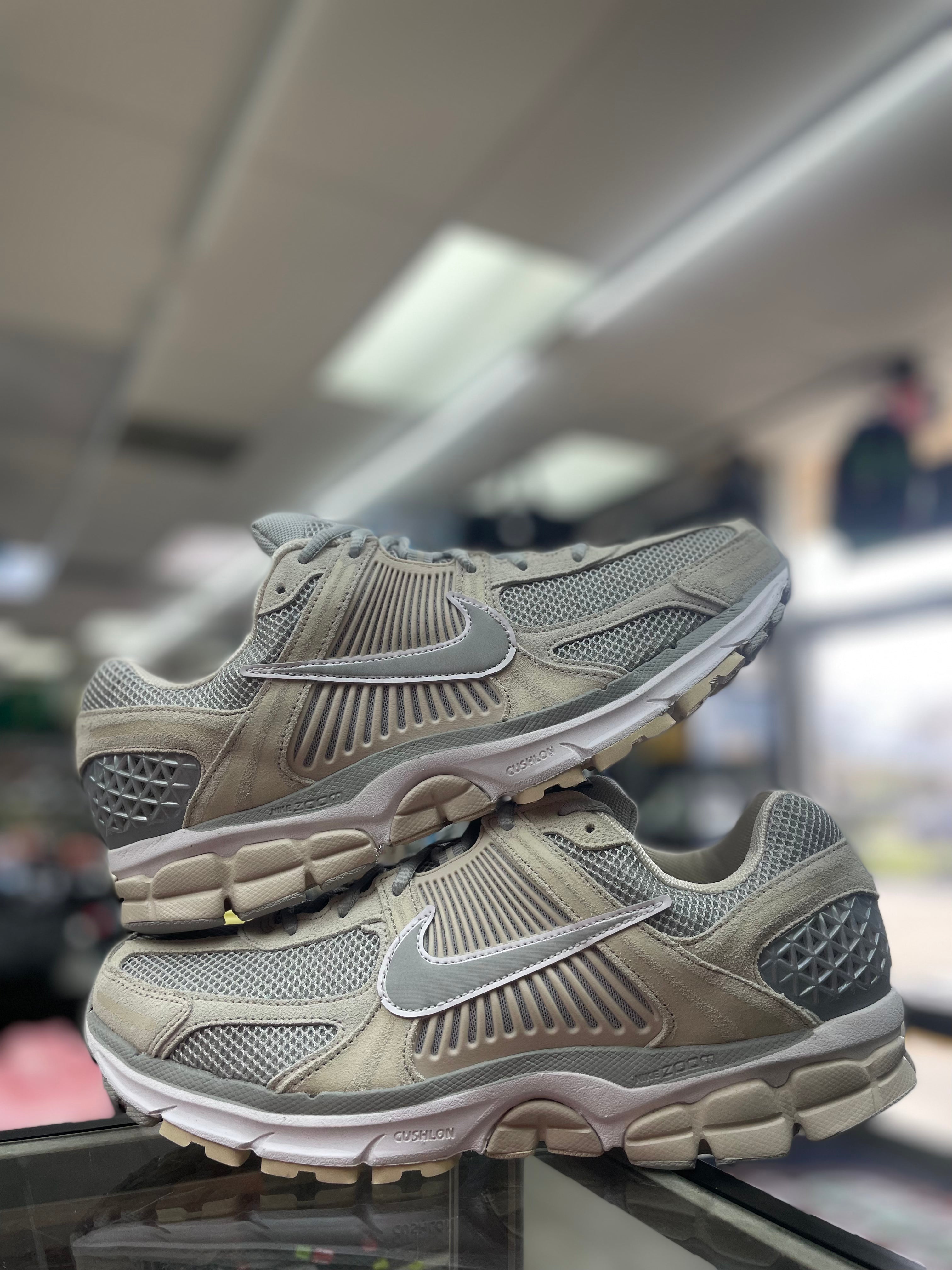 Nike Zoom Vomero 5 “Light Orewood Brown Light Smoke Grey”