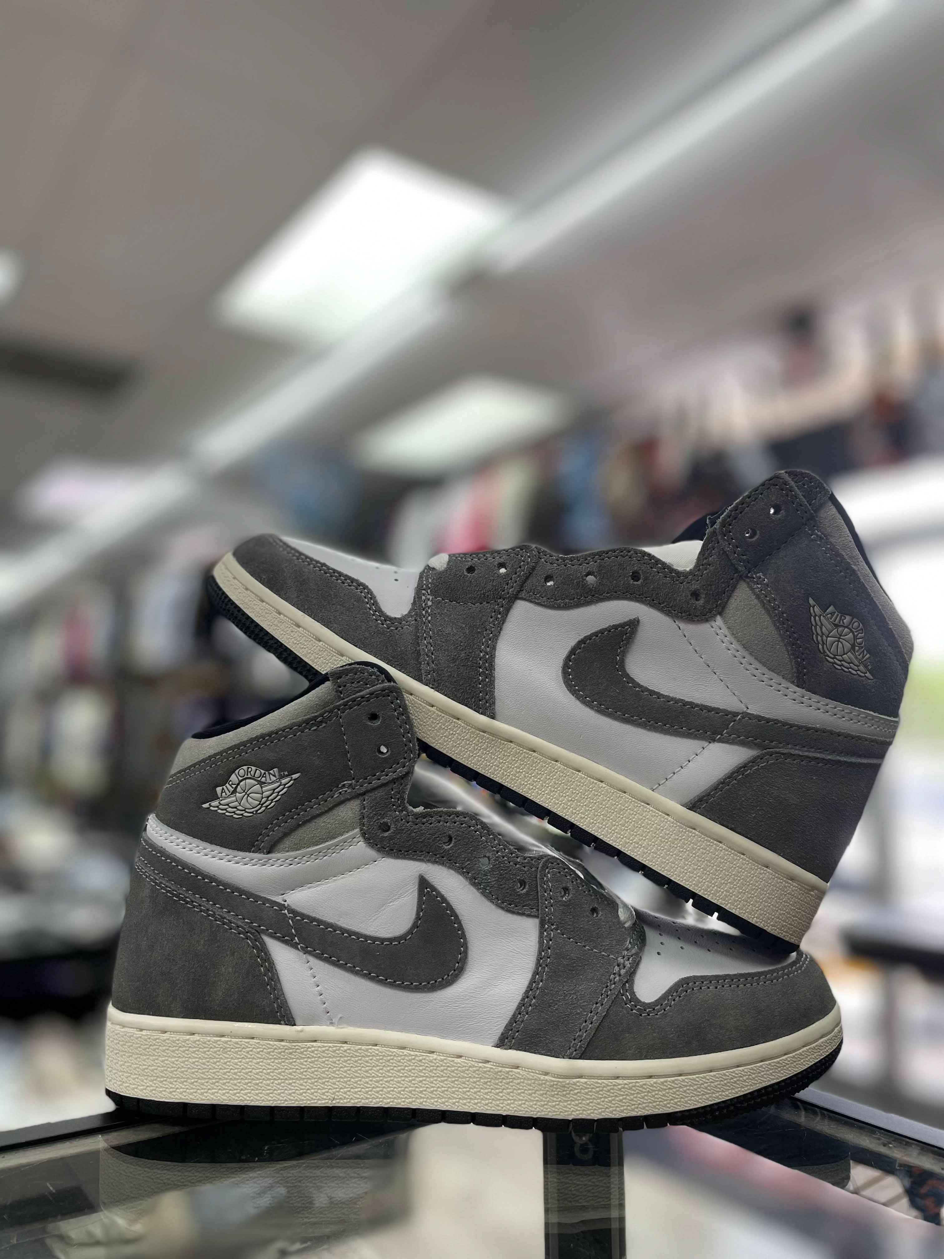 Air Jordan 1 “Washed Black” (GS)