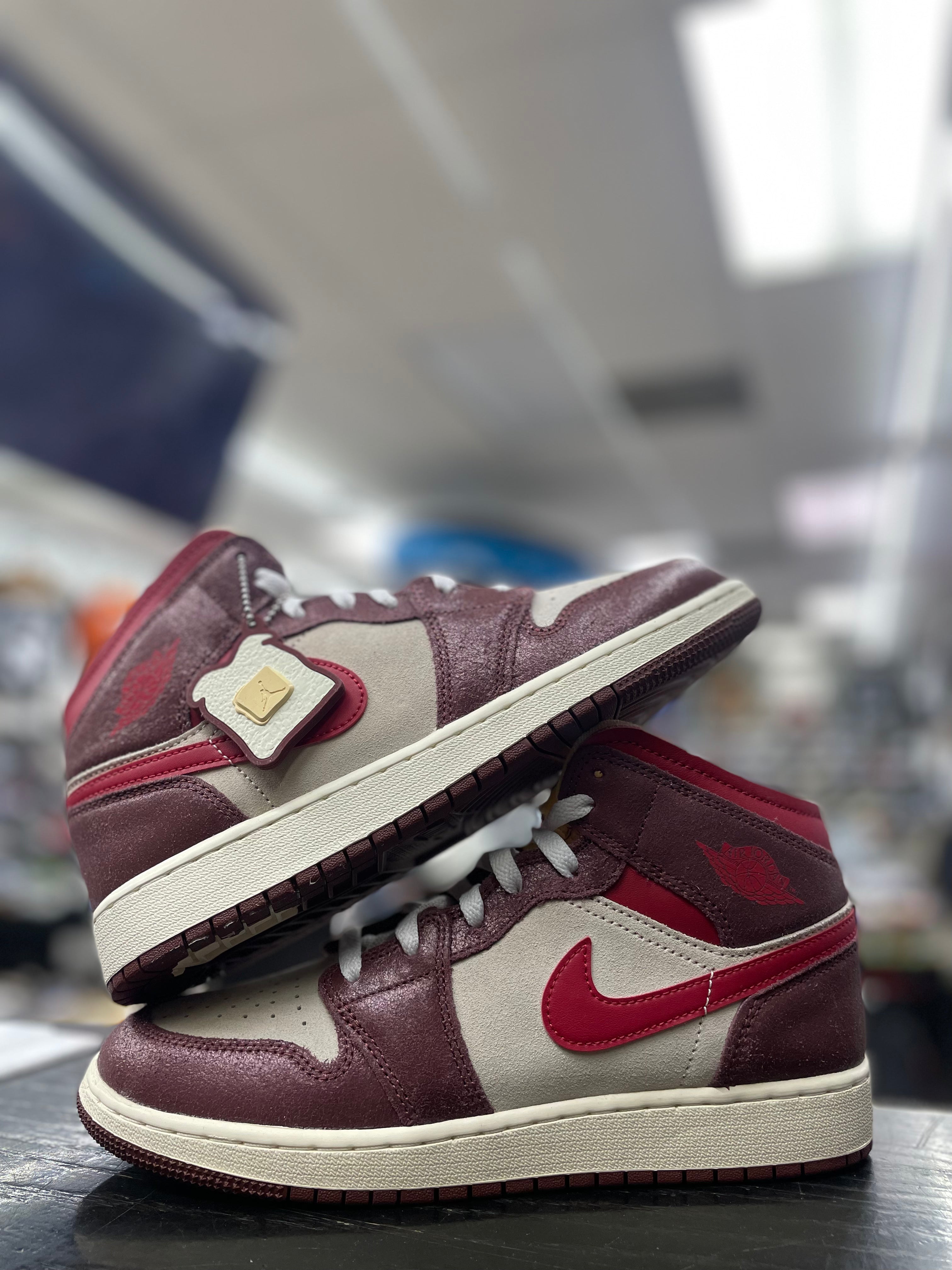 Air Jordan 1 “Bread,Butter and Sole” (HF3196-100)