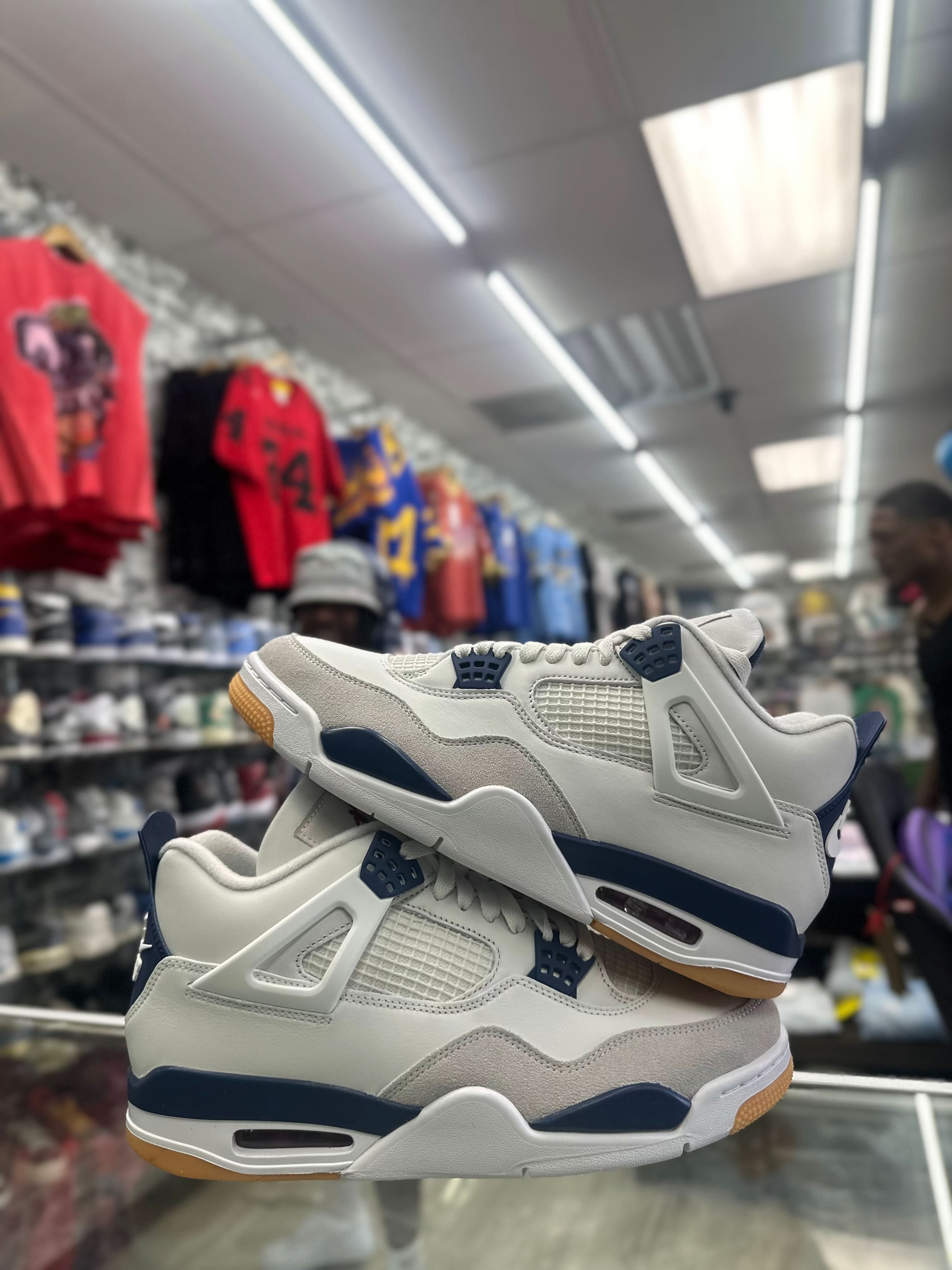 Air Jordan Retro 4 x Nike SB "Navy"
