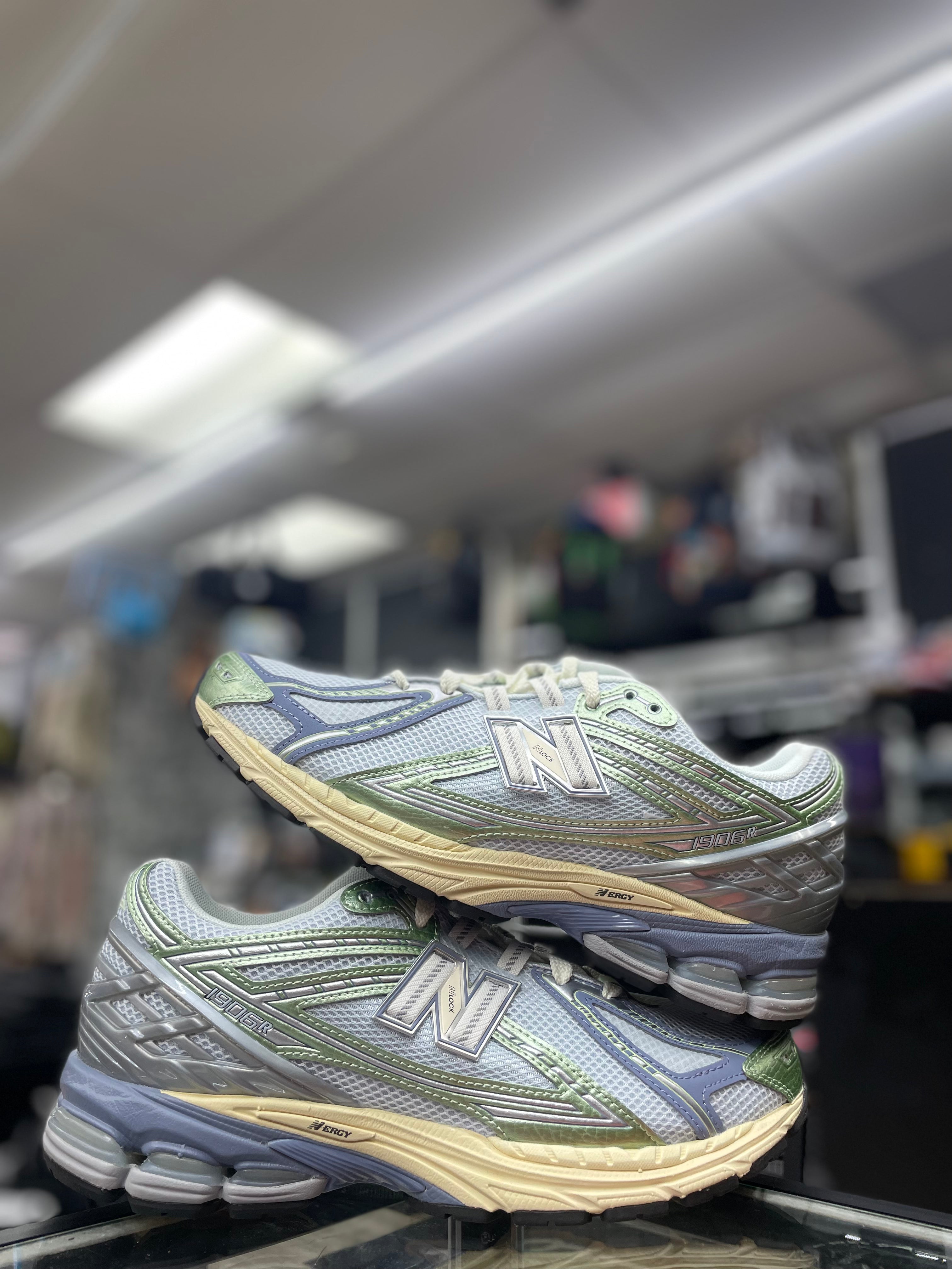 New Balance 1906R “Ice Blue Melon Water” (U1906RNE)