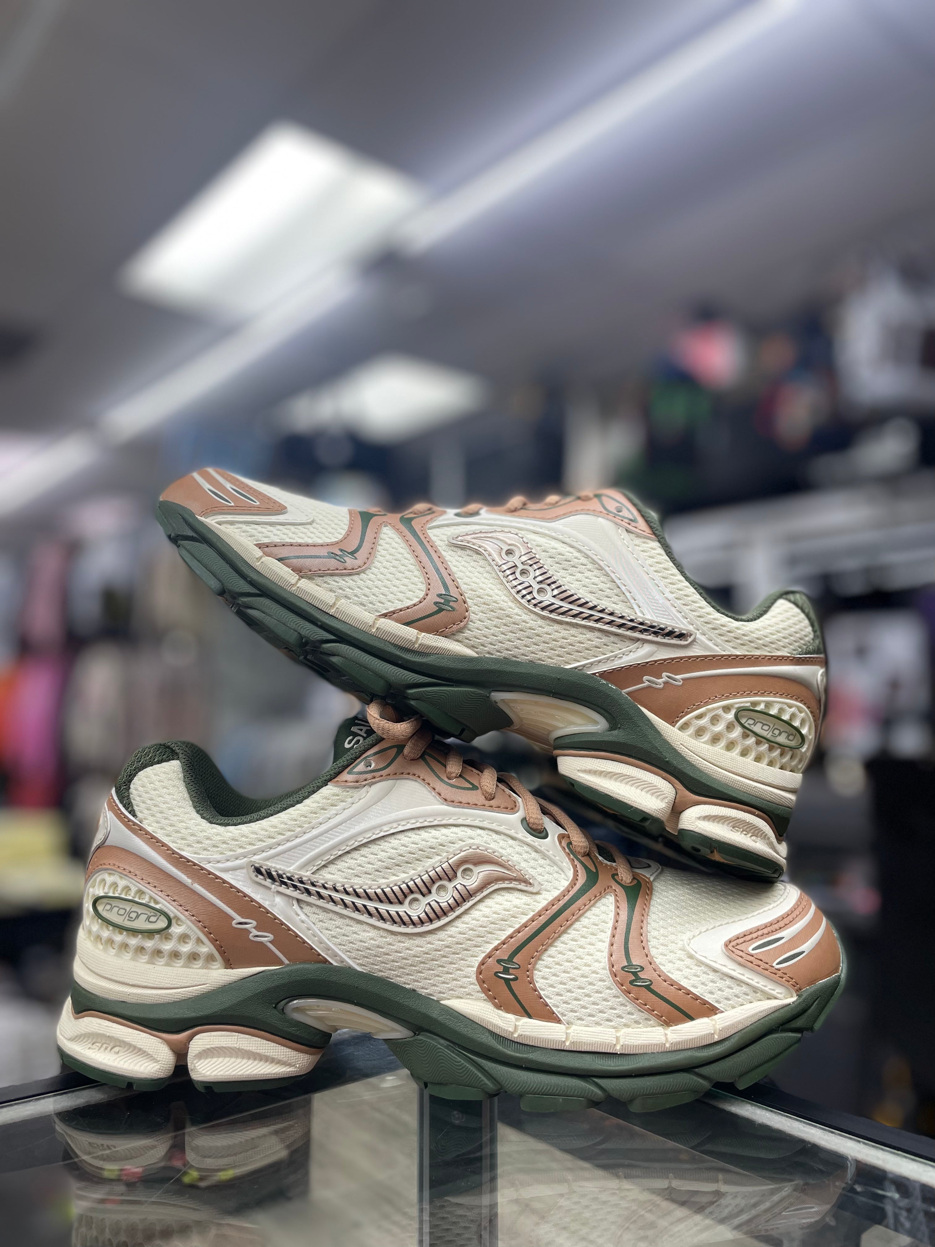 Saucony Progrid Triumph 4 “Cream Doe” (S70903-1)