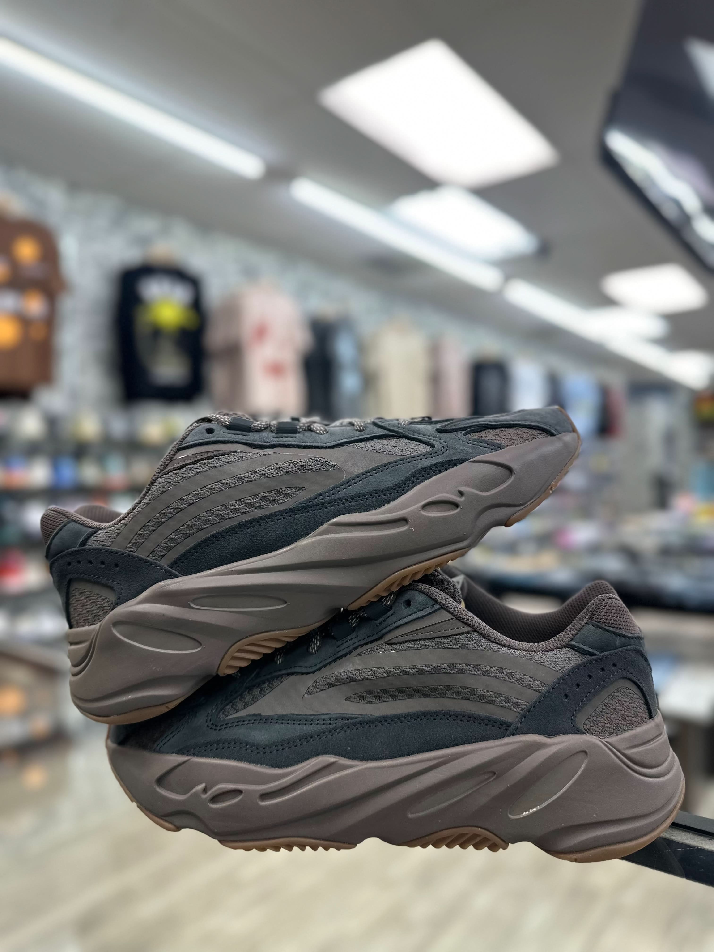 Yeezy Boost 700 V2 “Mauve” – kicksby3y