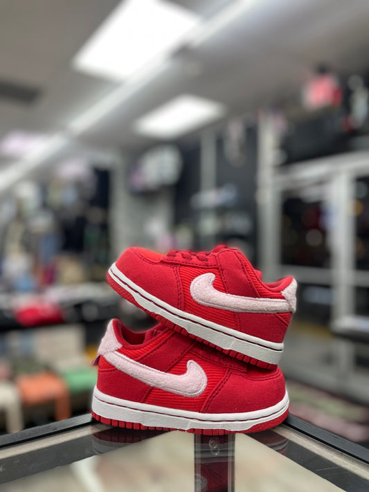 Nike Dunk Low “Valentines Day” (TD)