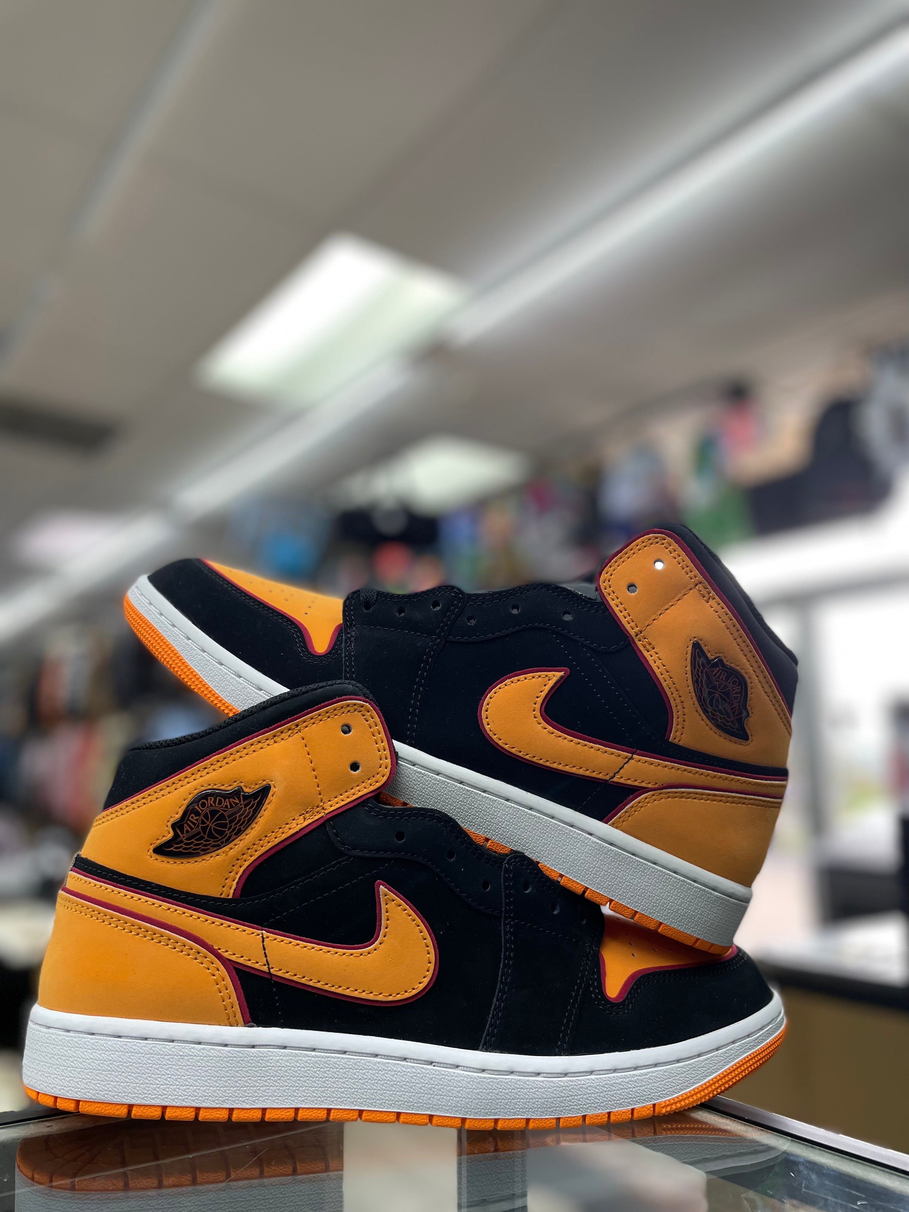 Air Jordan 1 “Fat Tongue Black Orange”