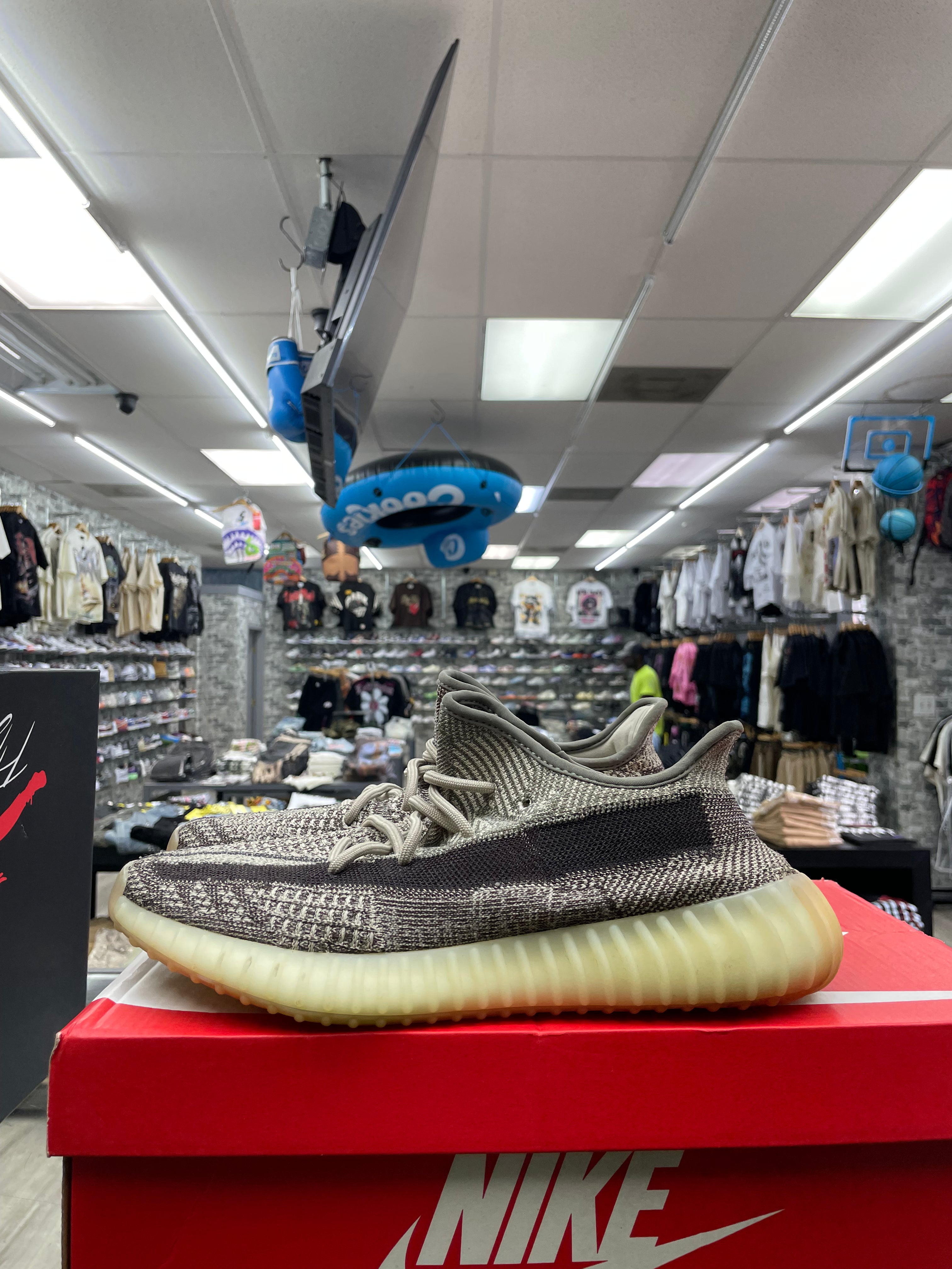 Yeezy Boost 350 “Zyon” *Size 10.5 Preowned*