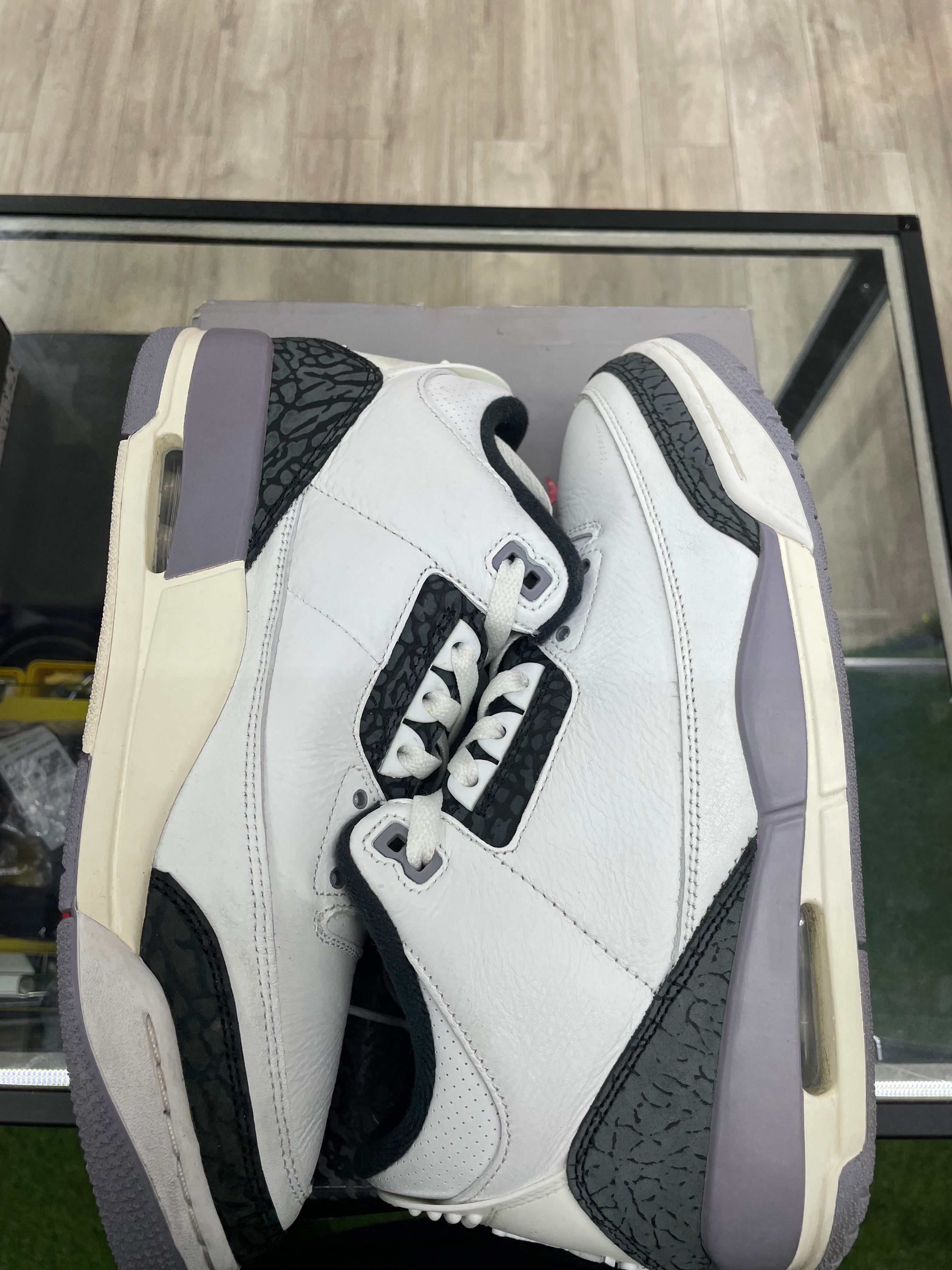 Air Jordan Retro 3 "Cement Grey" *Size 9.5 Preowned*