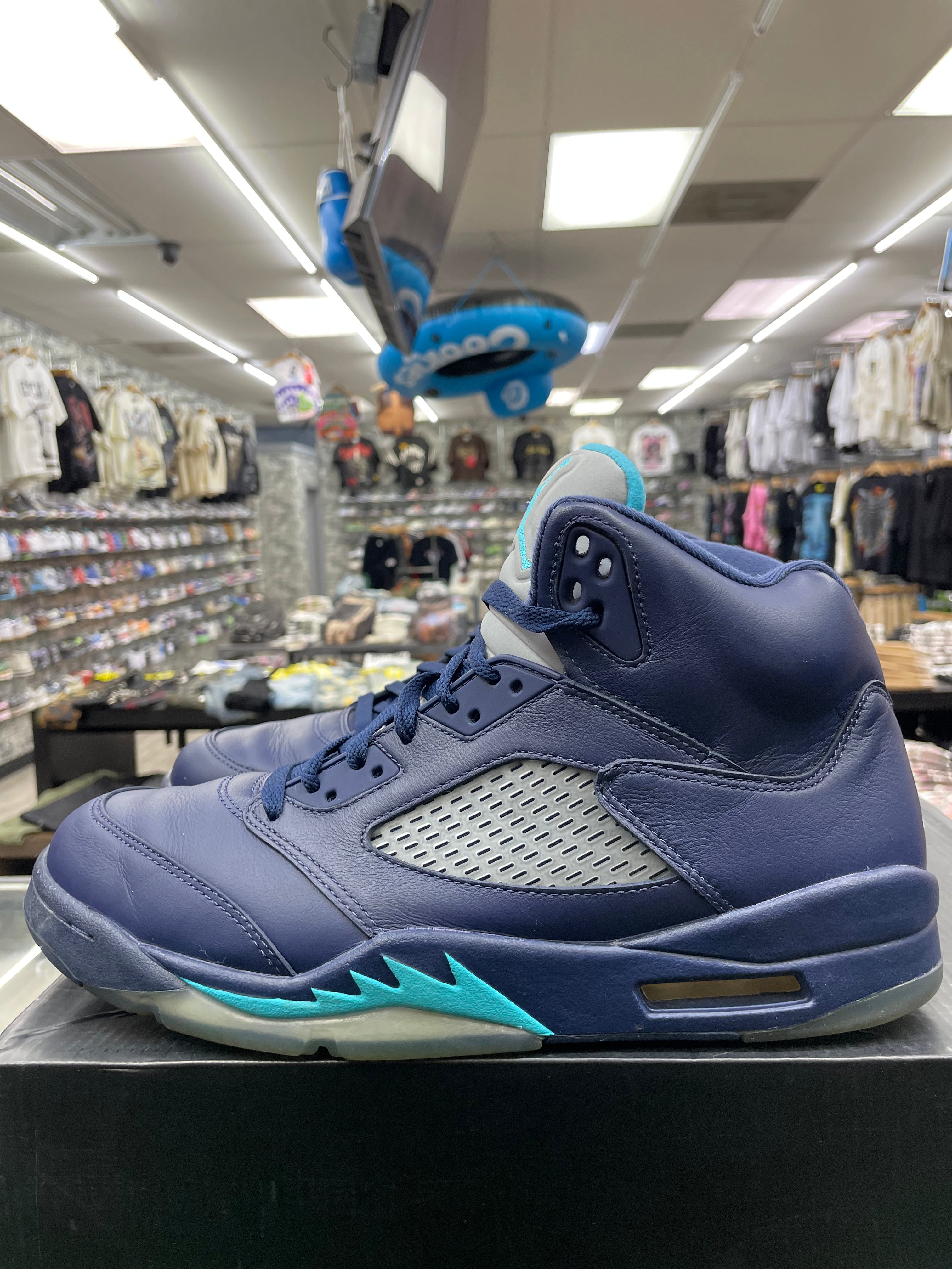 Air Jordan Retro 5 "Pre-Grape" *Size 11 Preowned*