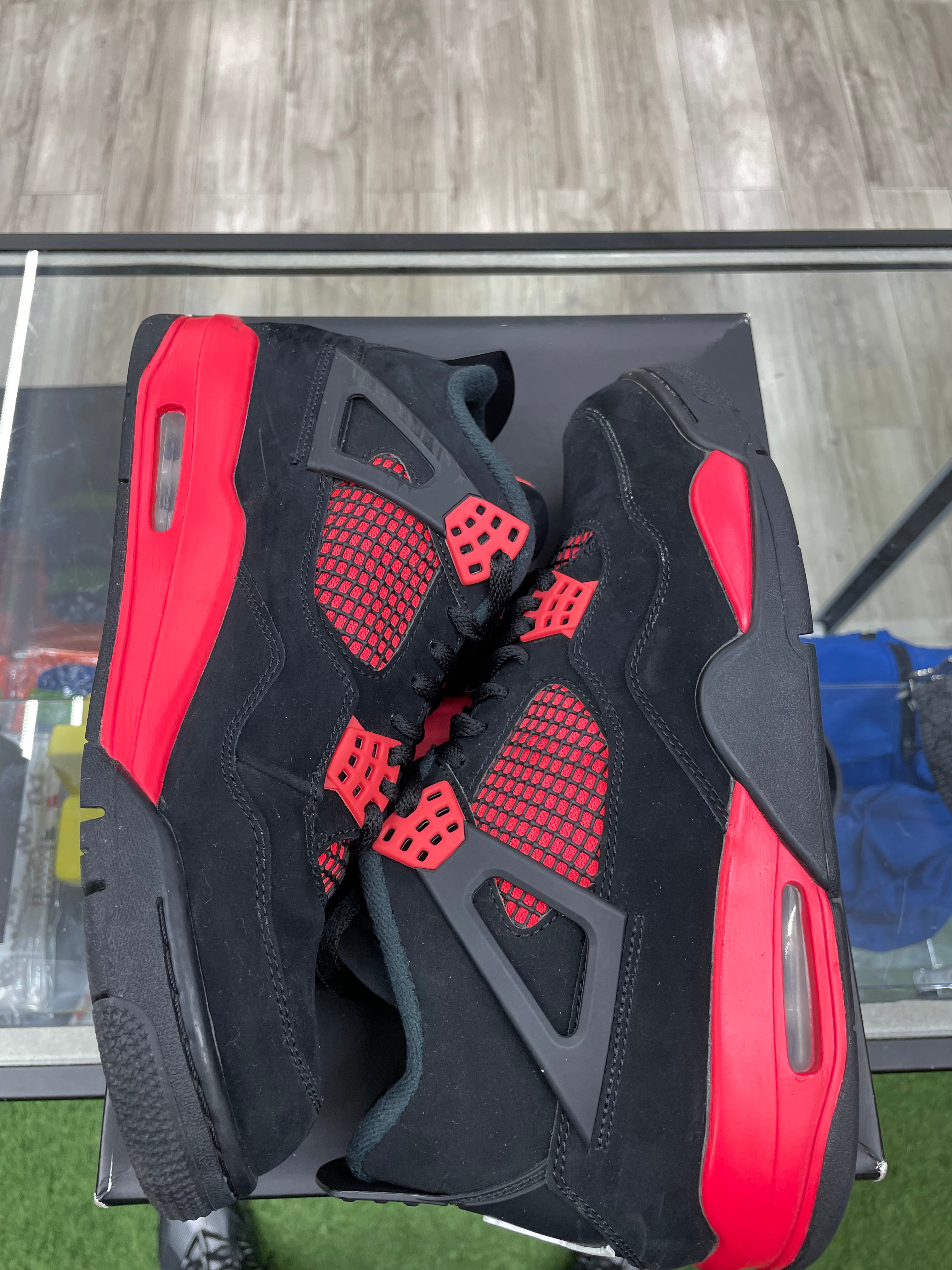 Air Jordan Retro 4 "Red Thunder" *Size 11 Preowned*
