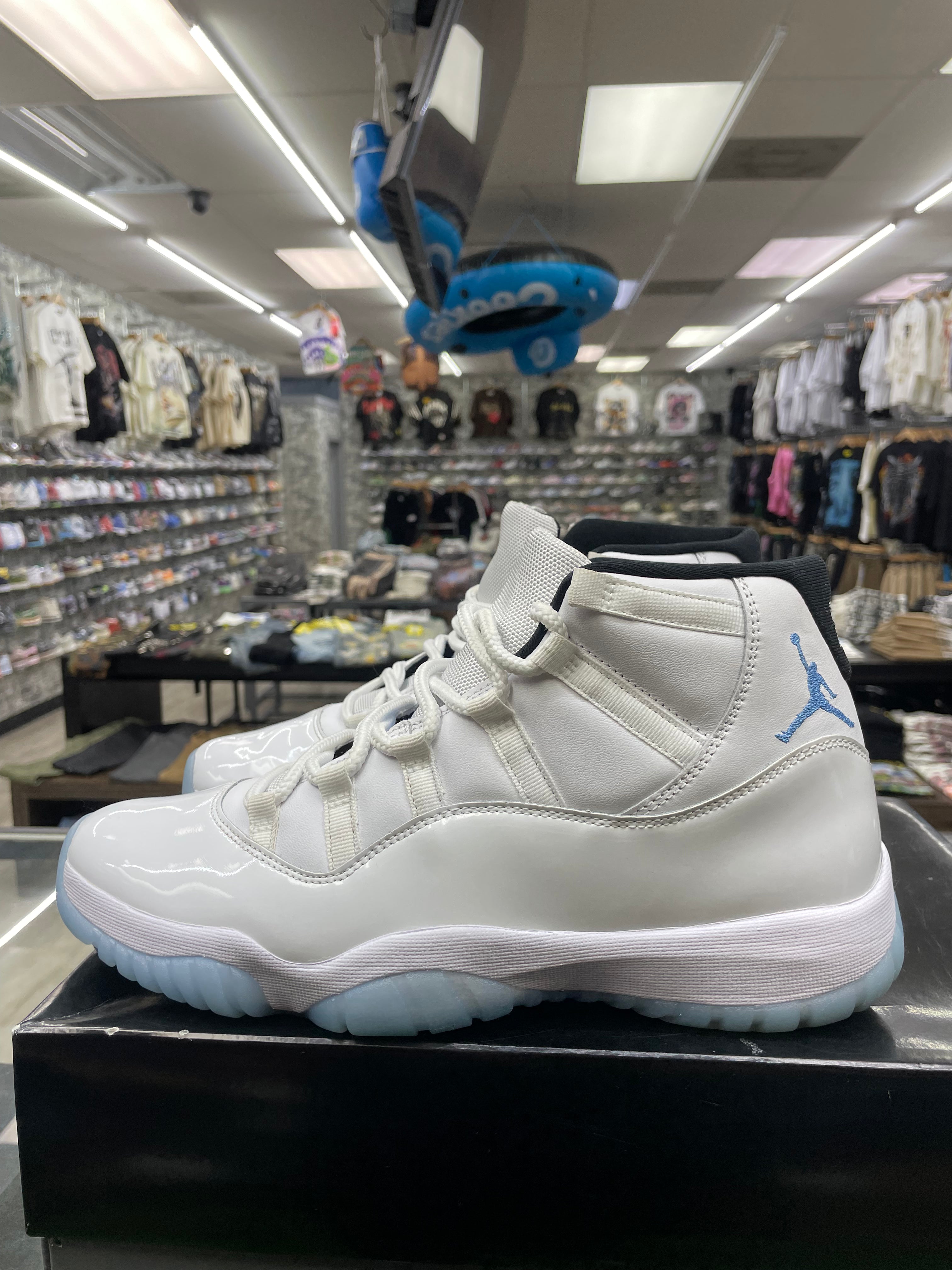 Air Jordan Retro 11 "Legend Blue" *Size 10.5 Preowned*