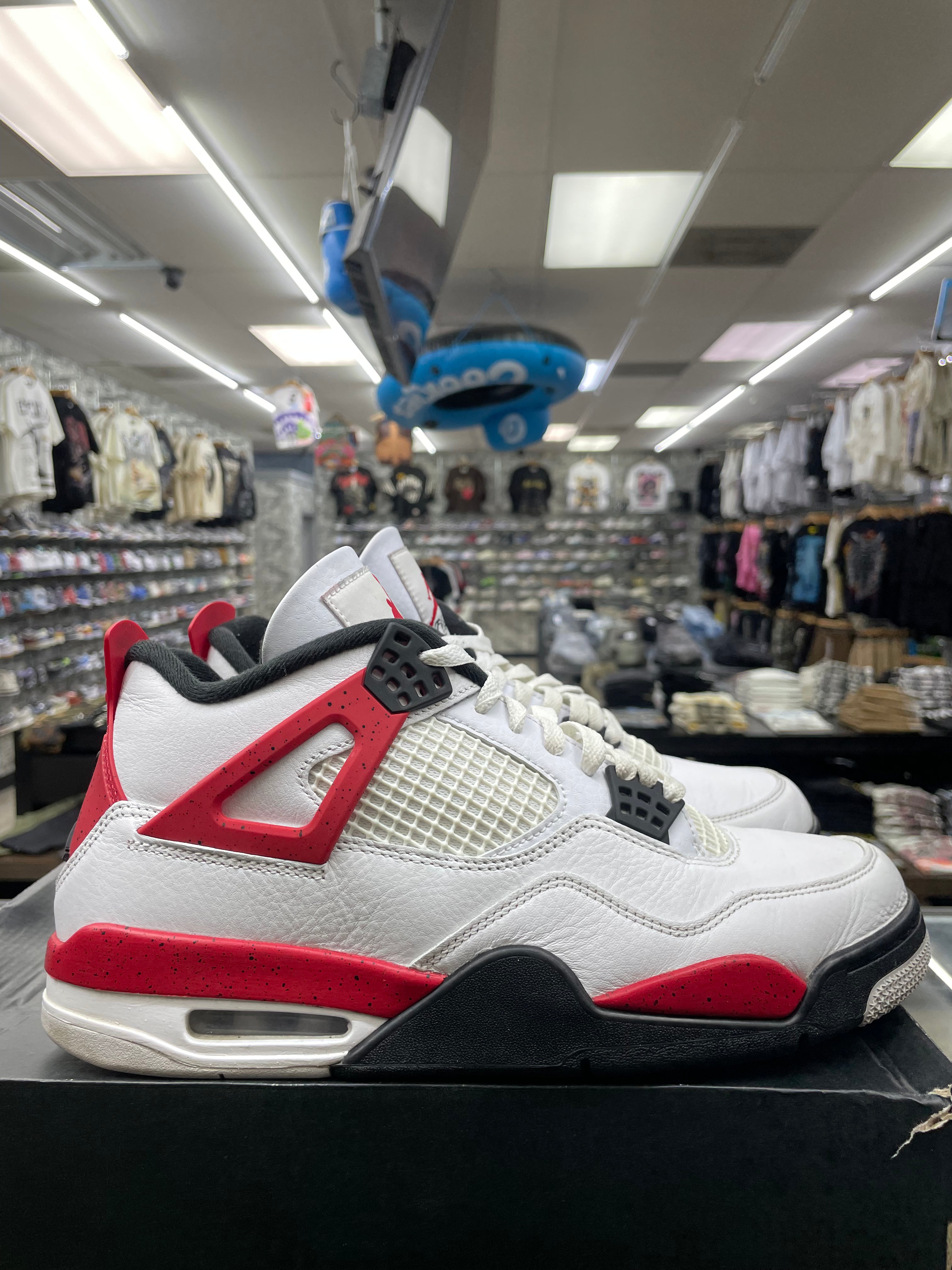 Air Jordan Retro 4 "Red Cement" *Size 10.5 Preowned*