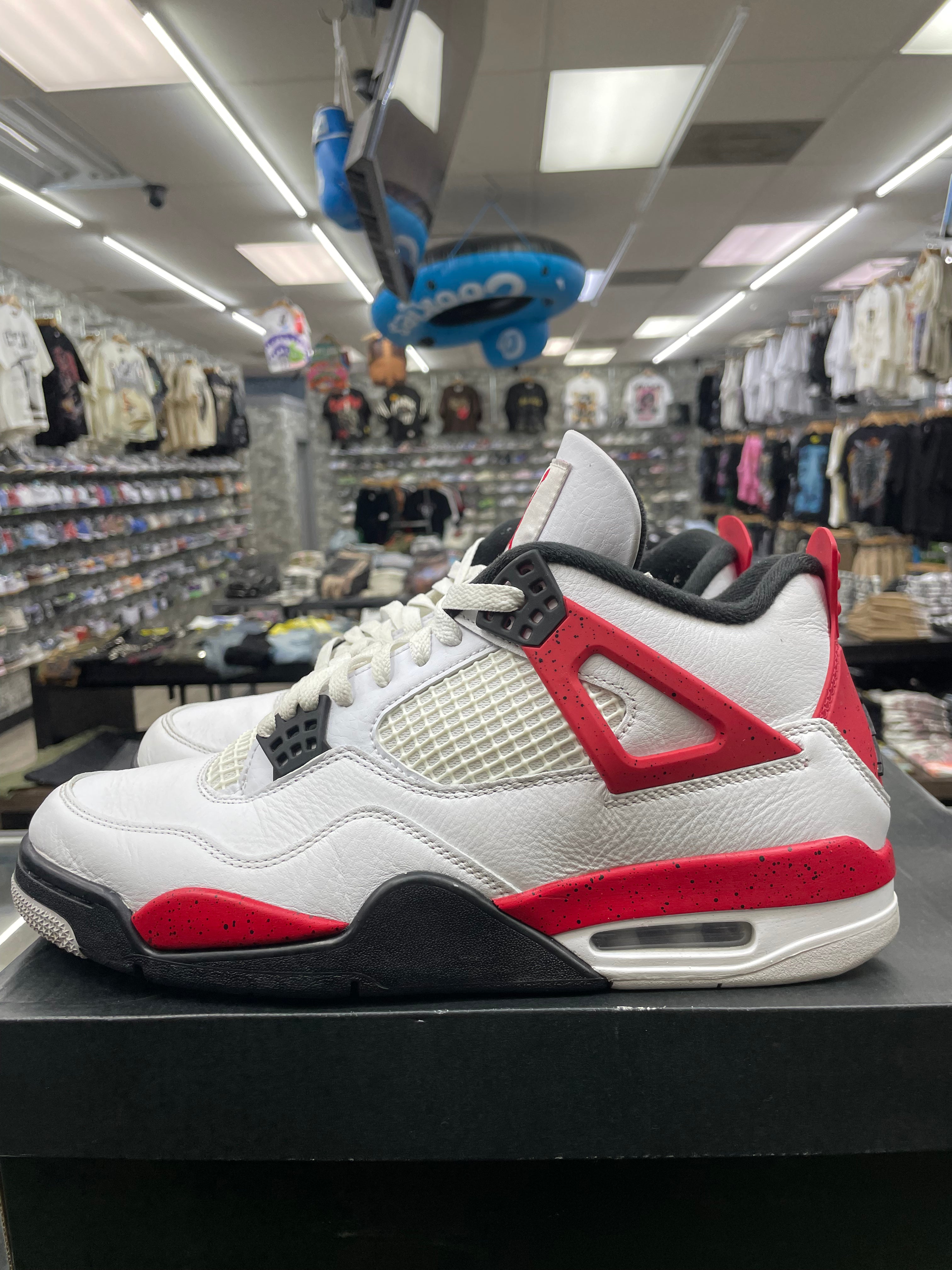 Air Jordan Retro 4 "Red Cement" *Size 10.5 Preowned*