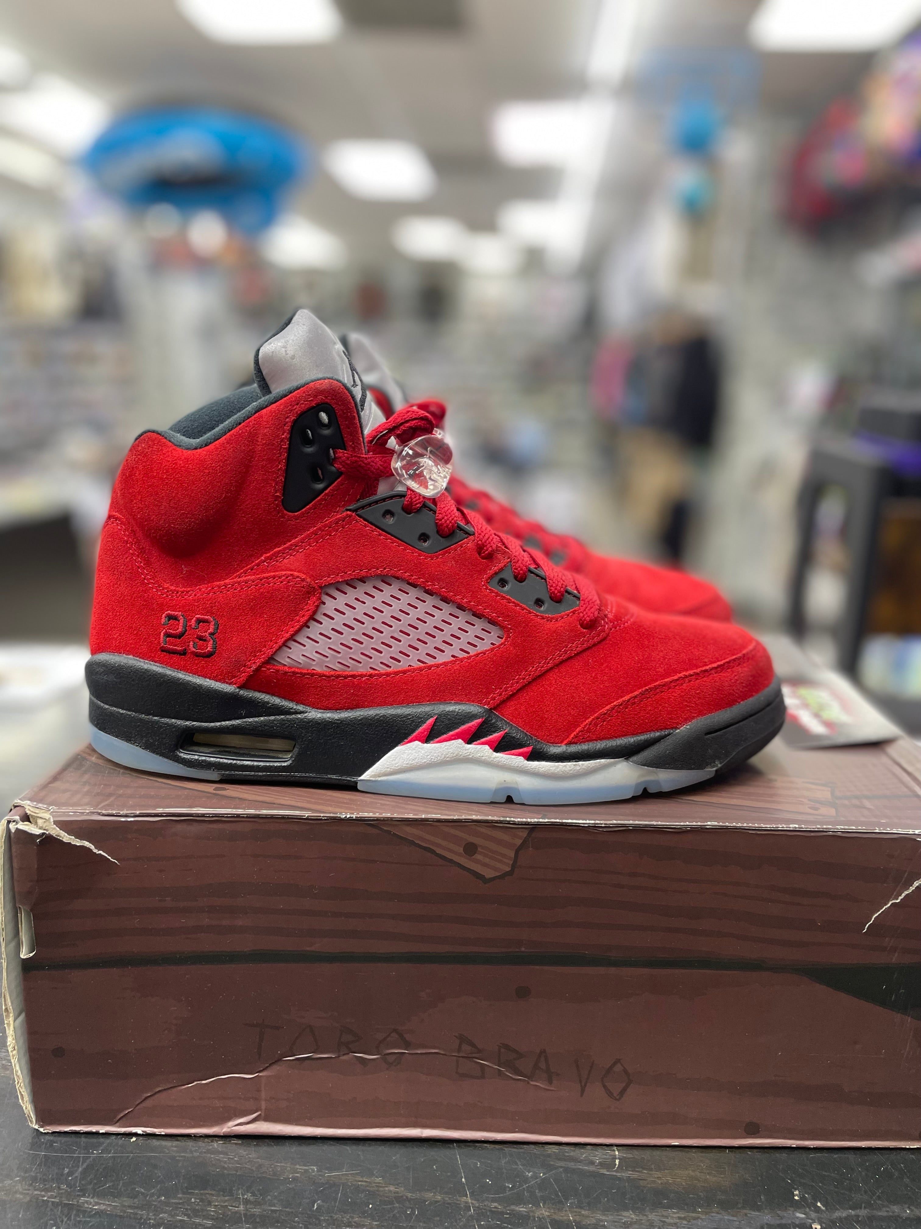 Air Jordan Retro 5 "Raging Bulls" *Size 9.5 Preowned*