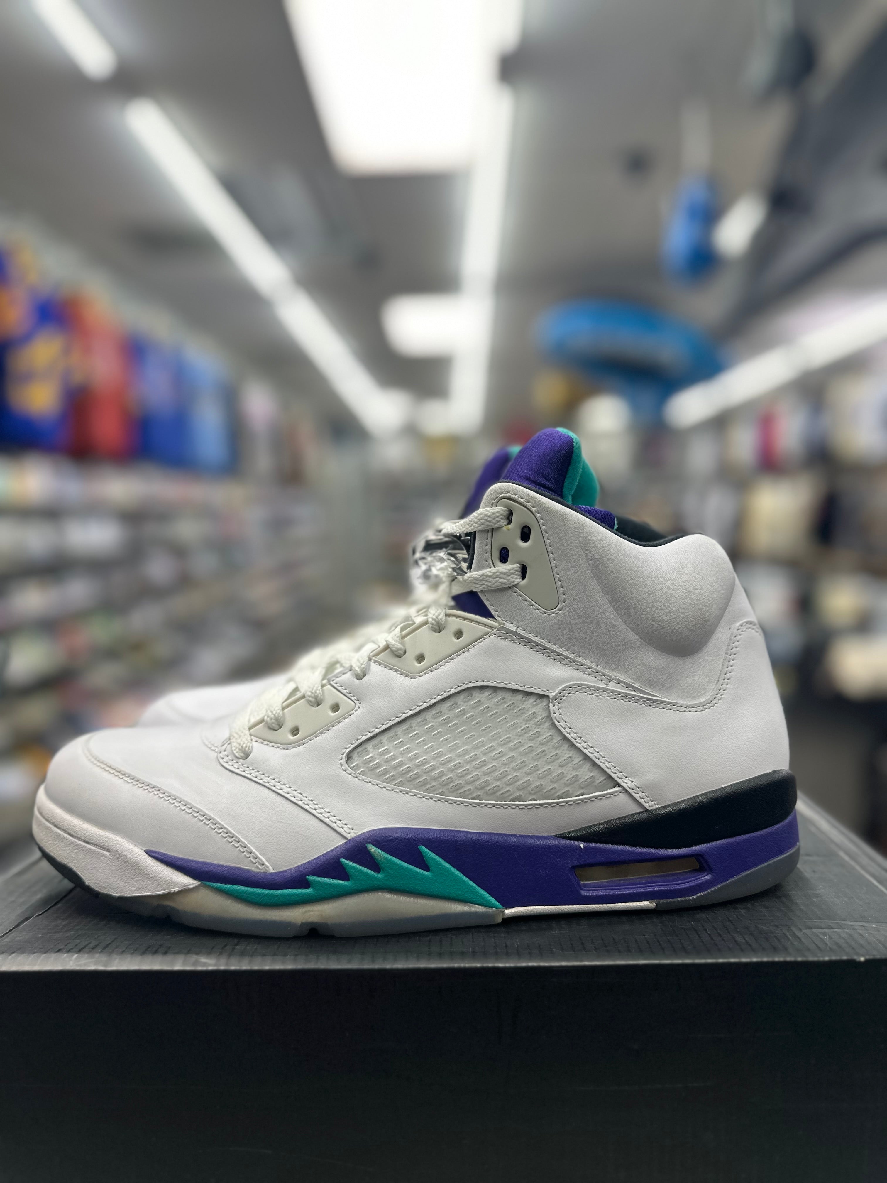Air Jordan Retro 5 "Grape 2013 Release" *Size 13 Preowned*
