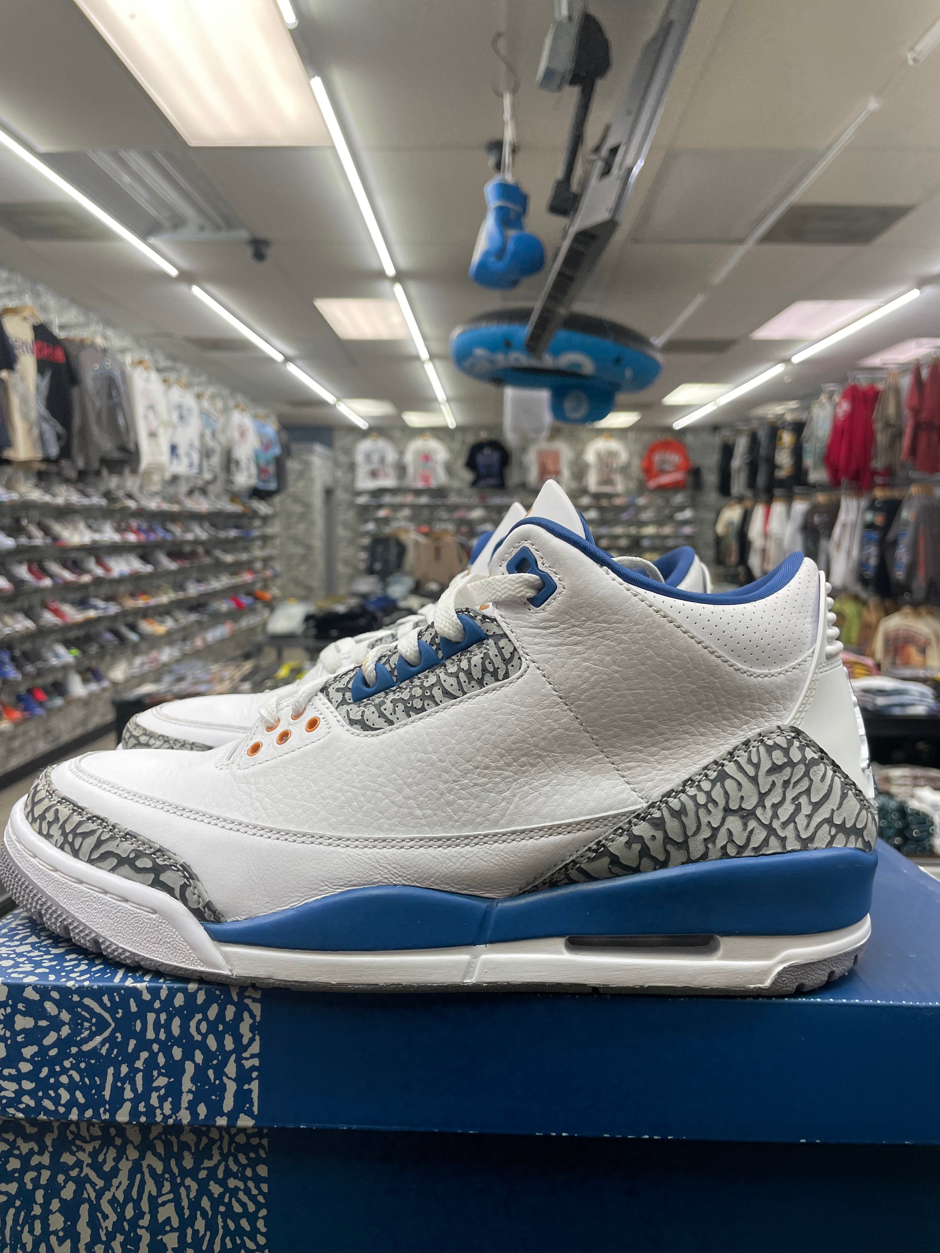 Air Jordan Retro 3 “Wizards” *Size 11 Preowned* (CT8532-148)