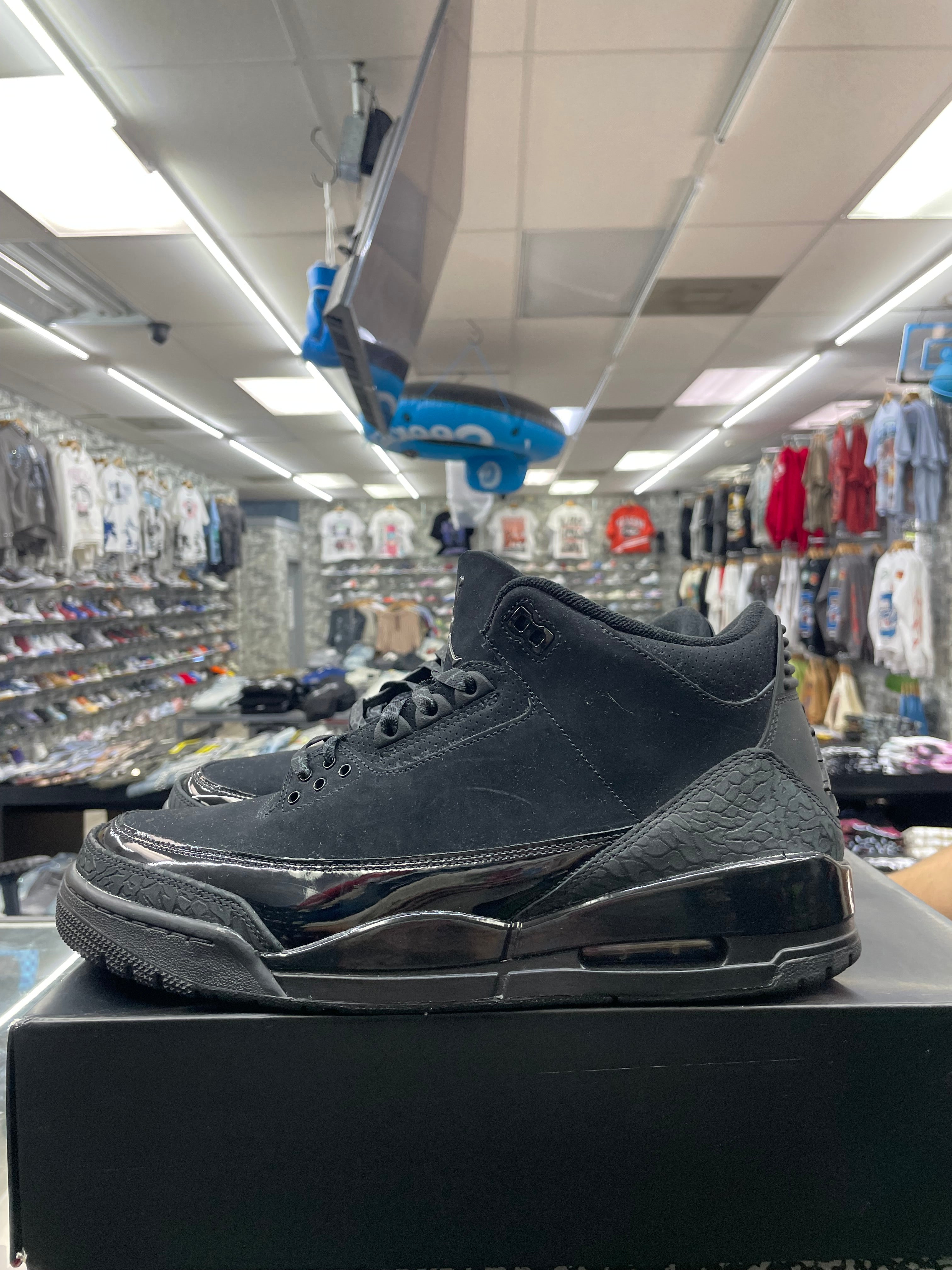Air Jordan Retro 3 “Black Cat” *Size 12 Preowned* (CT8532-001)
