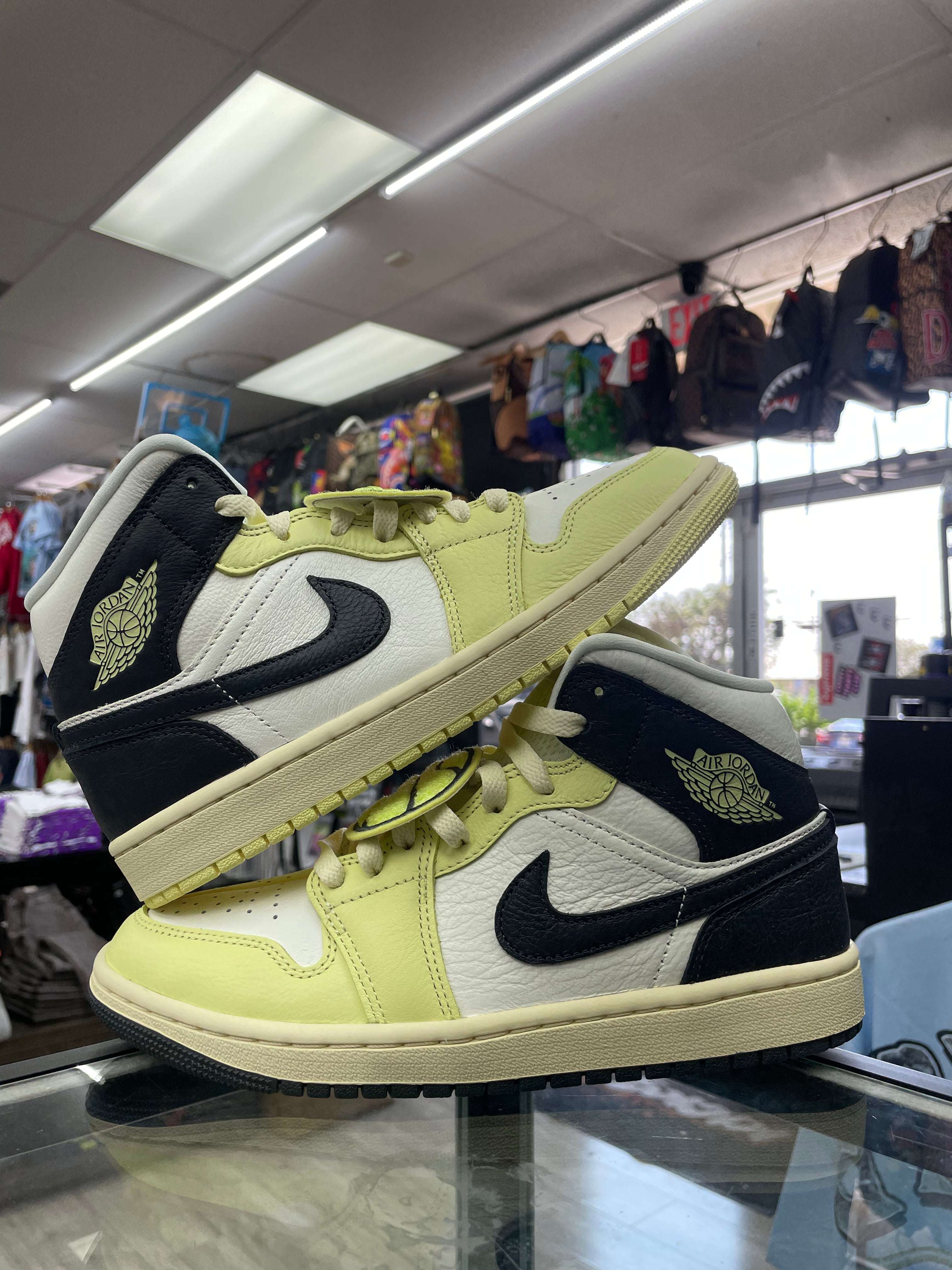 Air Jordan 1 "Fall League" (Women's) (HQ3008-130)