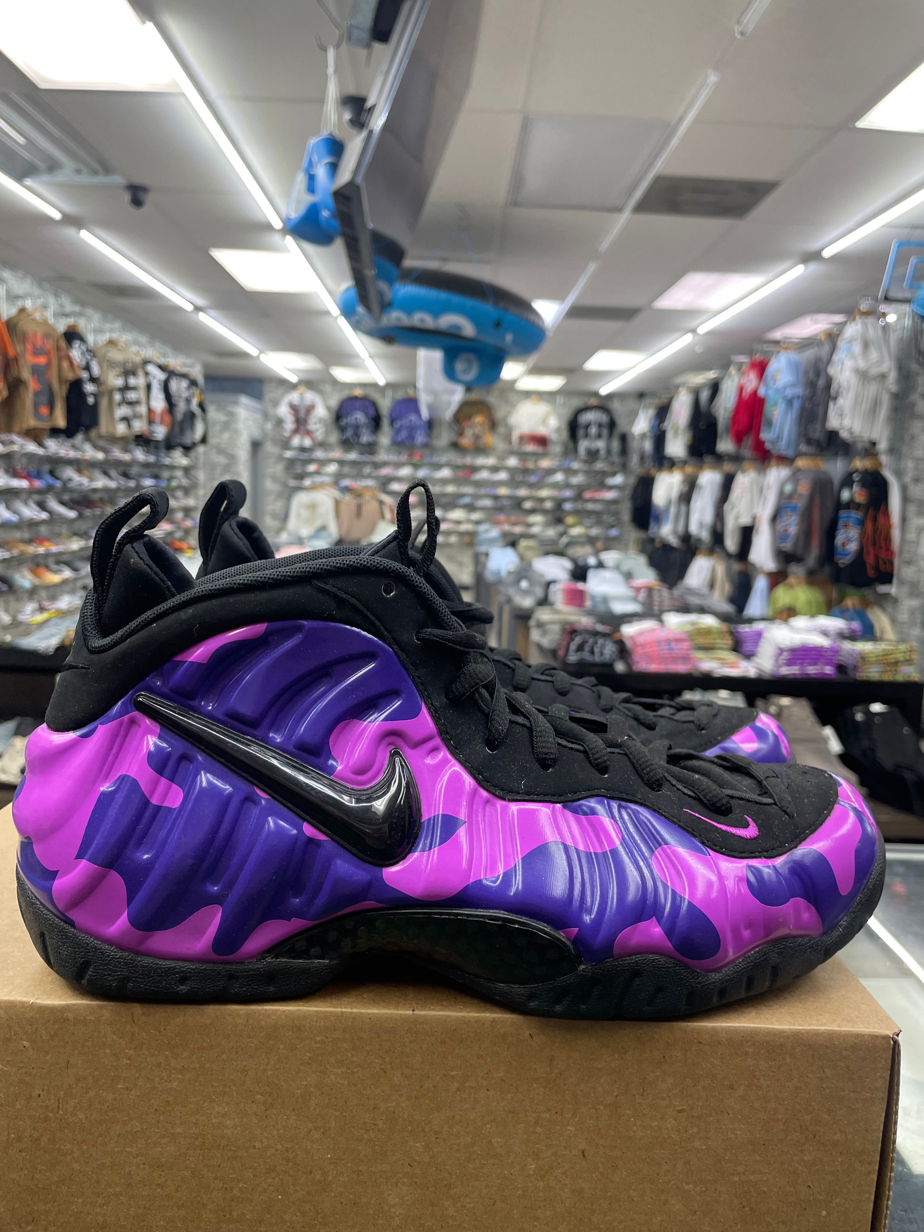 Nike Air Foamposite Pro “Purple Camo” *Size 9.5 Preowned* (624041-012)
