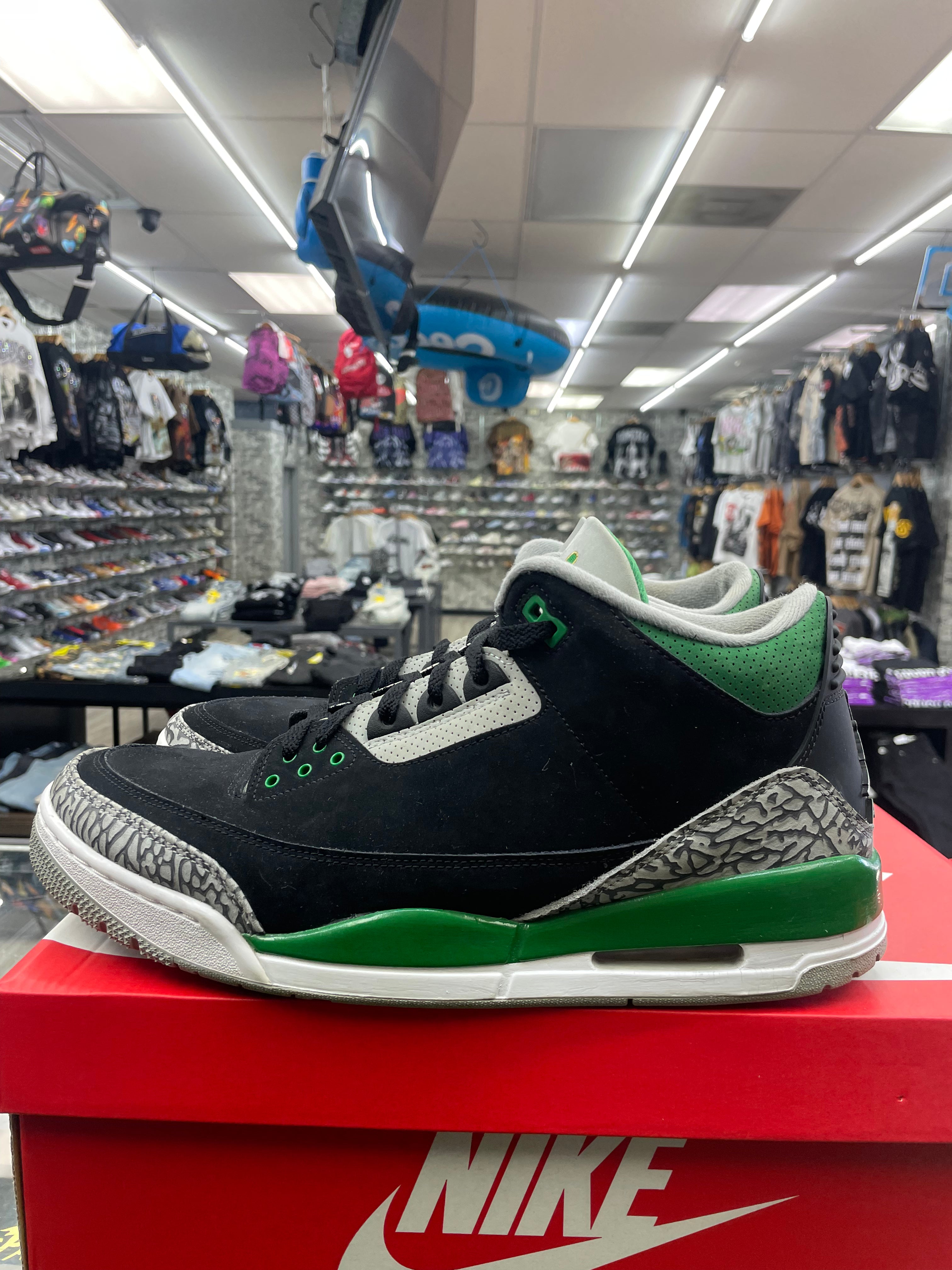 Air Jordan Retro 3 “Pine Green” *Size 13 Preowned* (CT8532-030)
