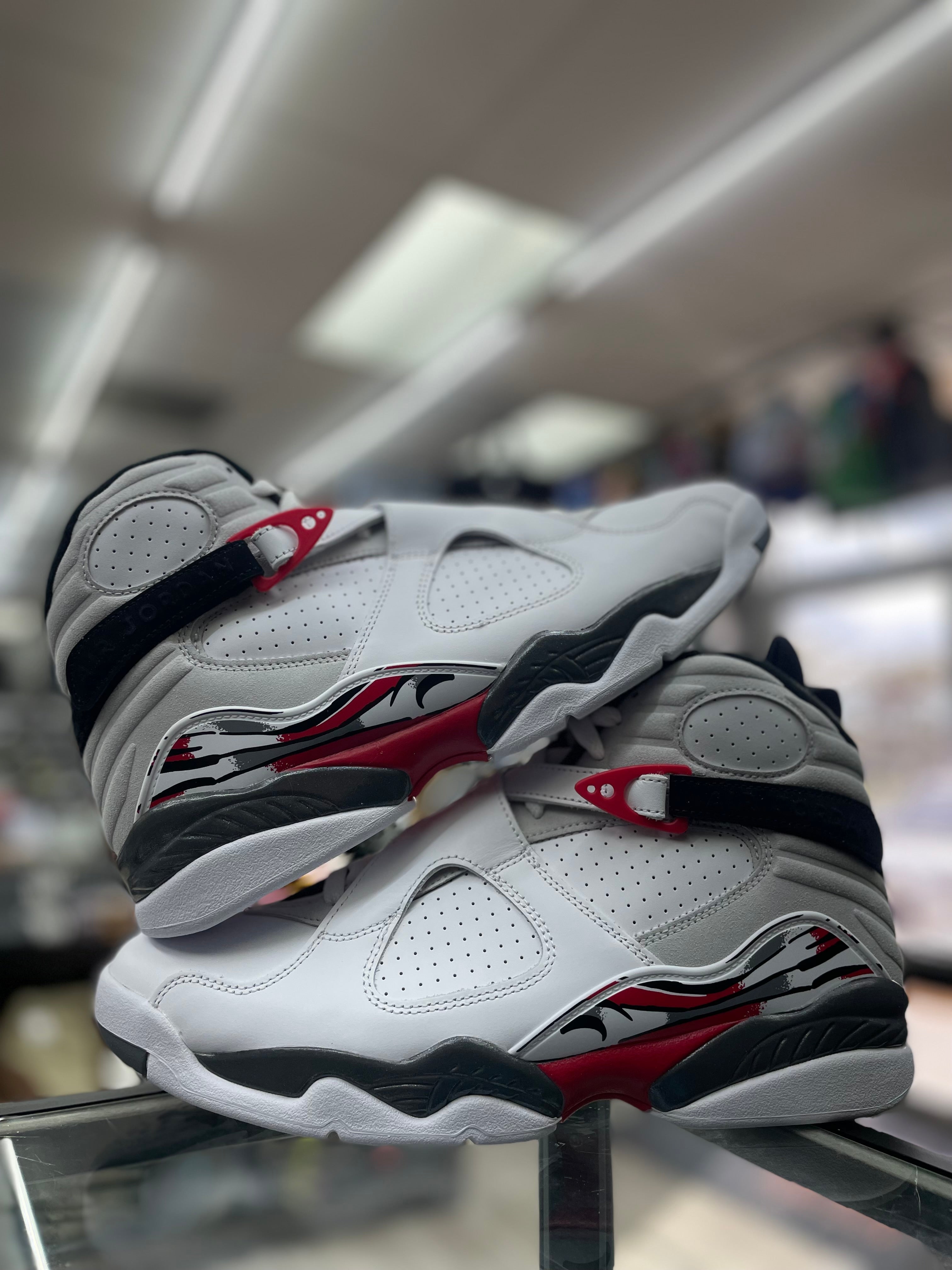 Air Jordan Retro 8 “Bugs Bunny” (305381-100)