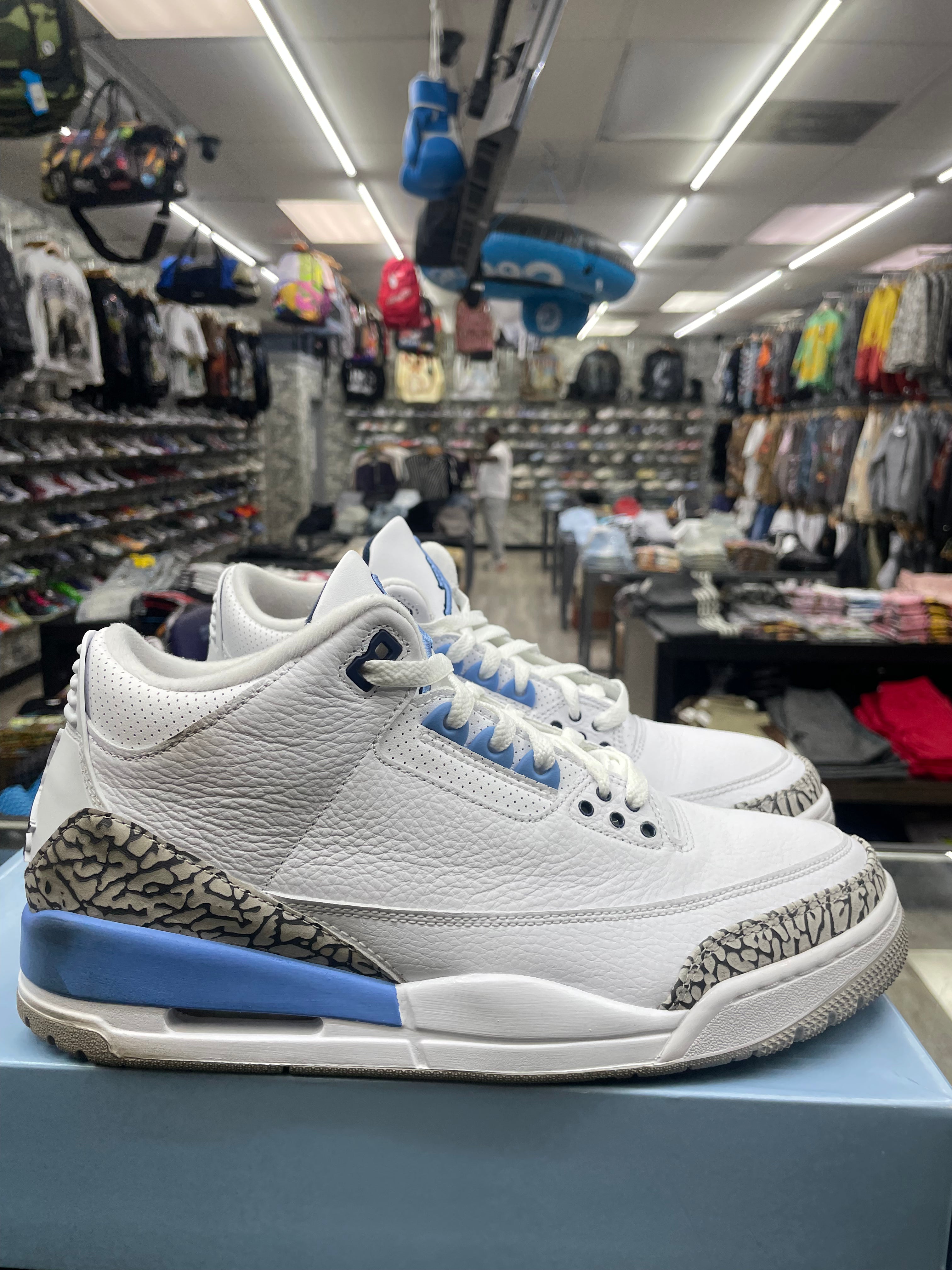 Air Jordan Retro 3 "Unc" *Size 11 Preowned*