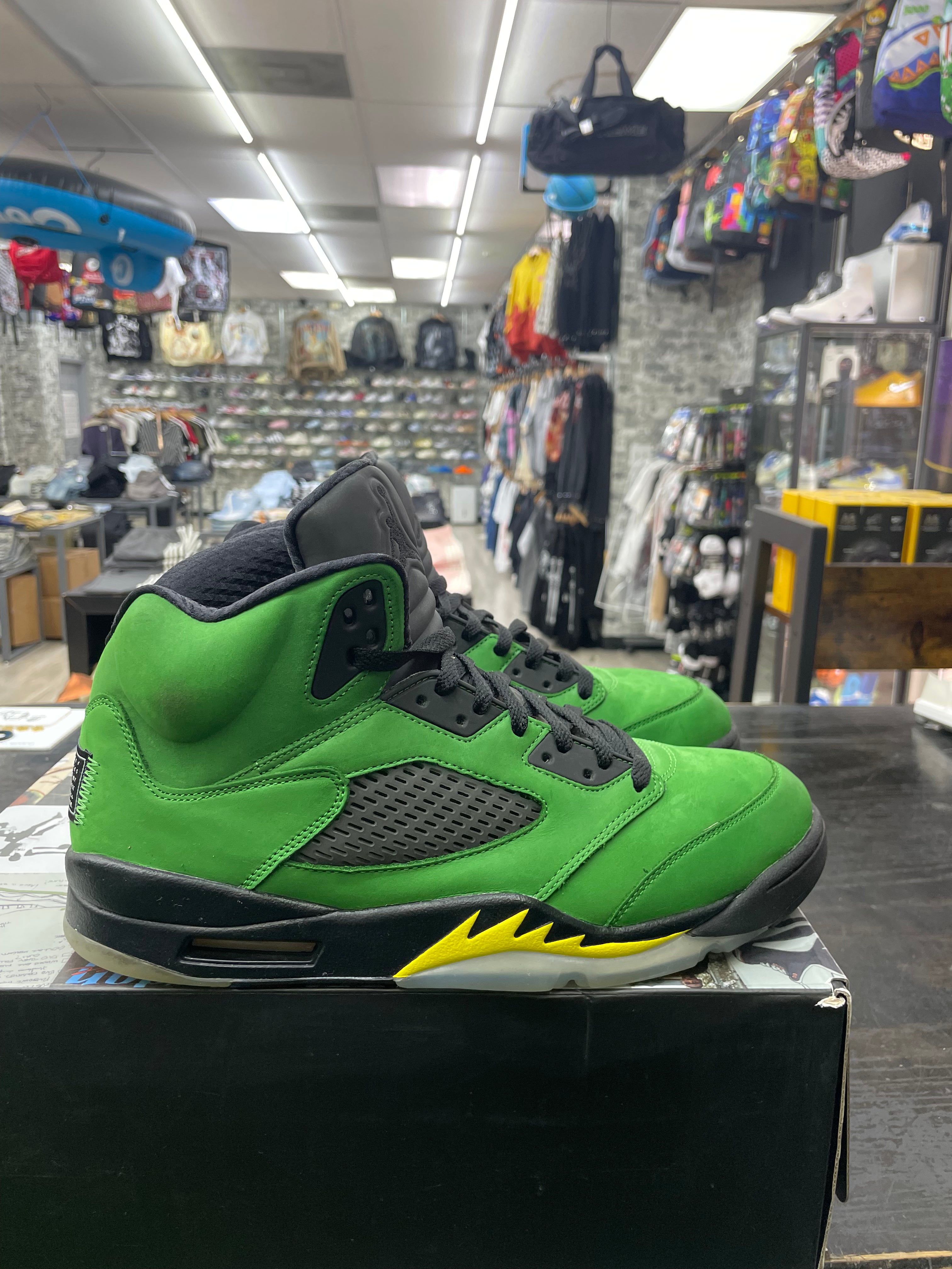 Air Jordan Retro 5 "SE Oregon" *Size 11.5 Preowned*