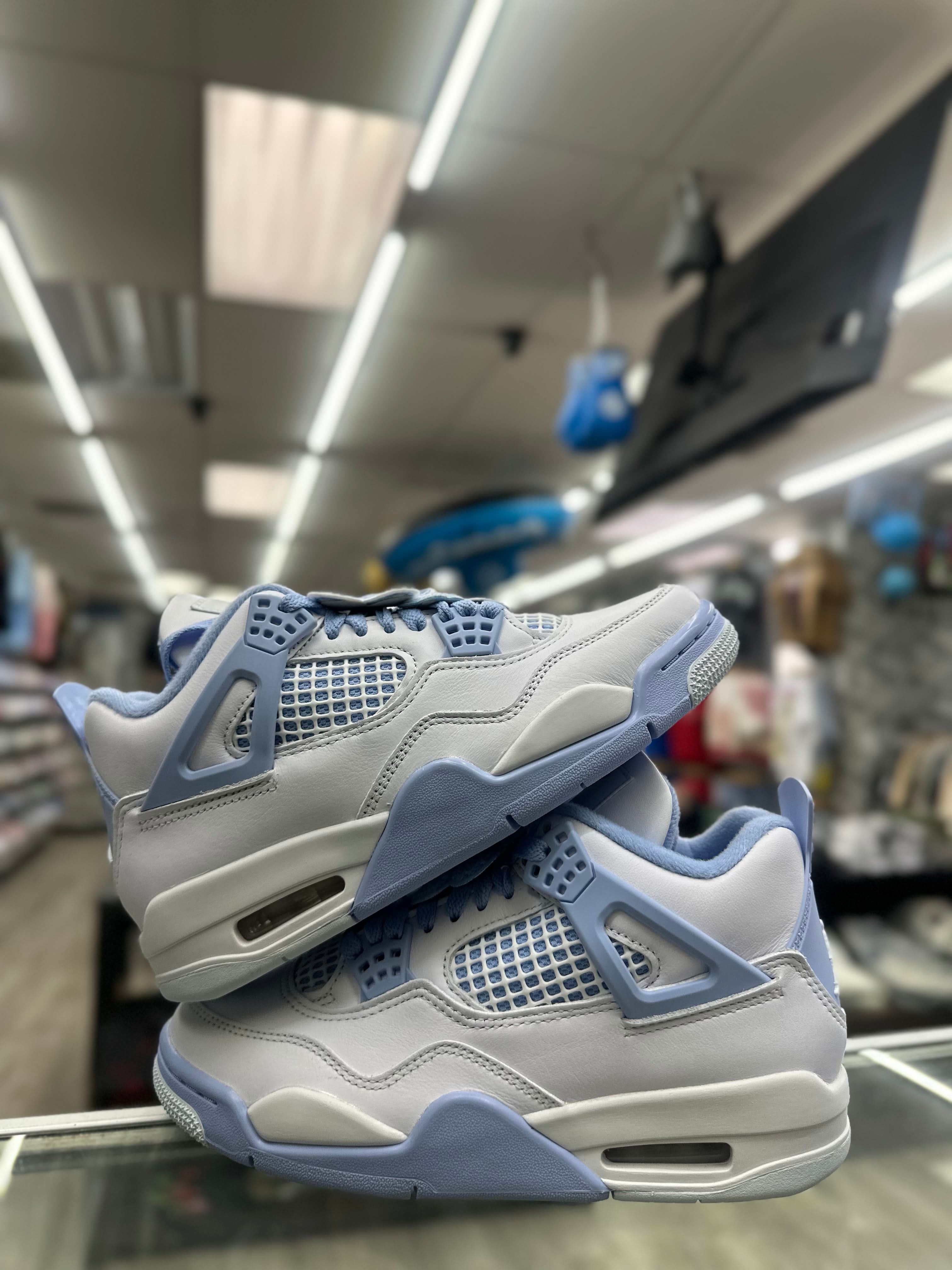 Air Jordan Retro 4 "Forgot me Not"