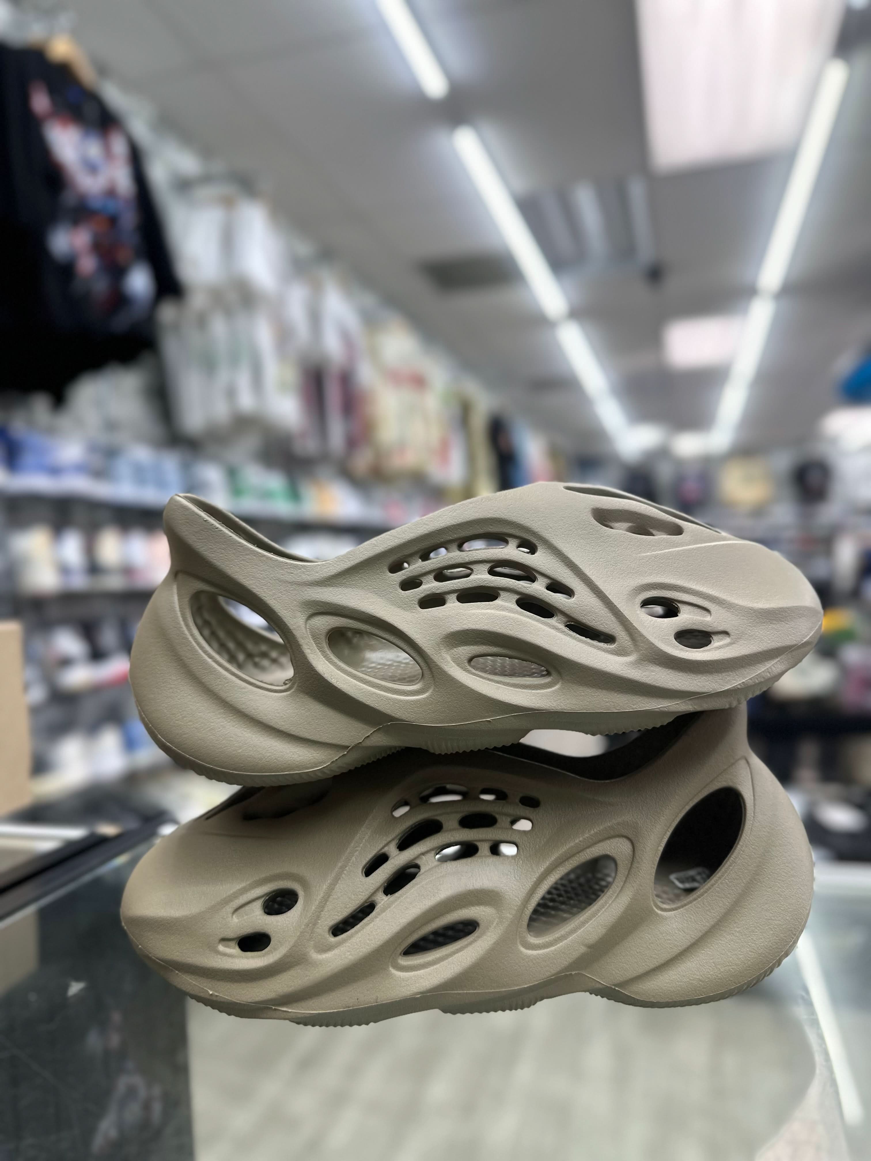 Yeezy FOAM RNNR “Stone Taupe"