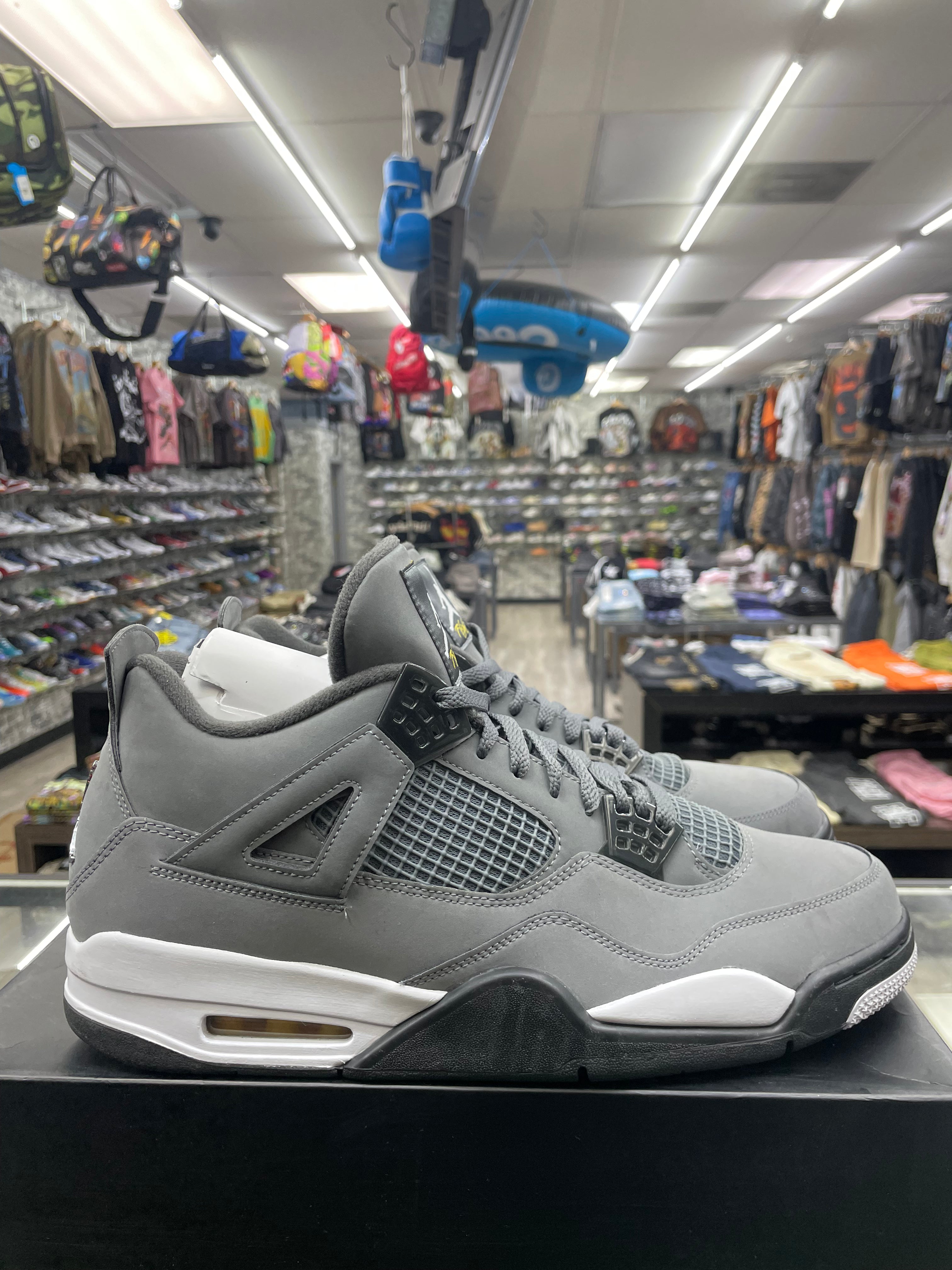 Air Jordan Retro 4 “Cool Grey” *Size 14 Preowned* (308497-007)