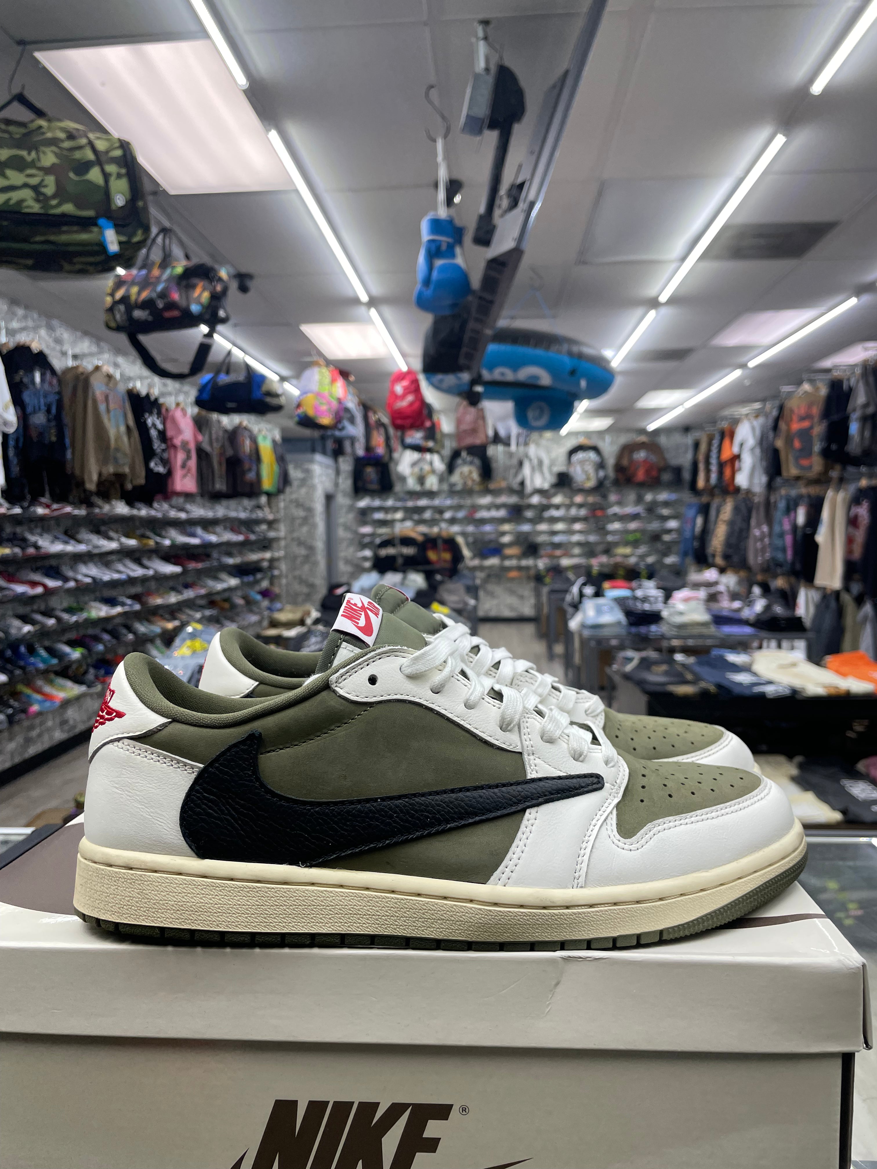Air Jordan 1 Low “Travis Scott Medium Olive” *Size 11 Preowned* (DM7866-200)