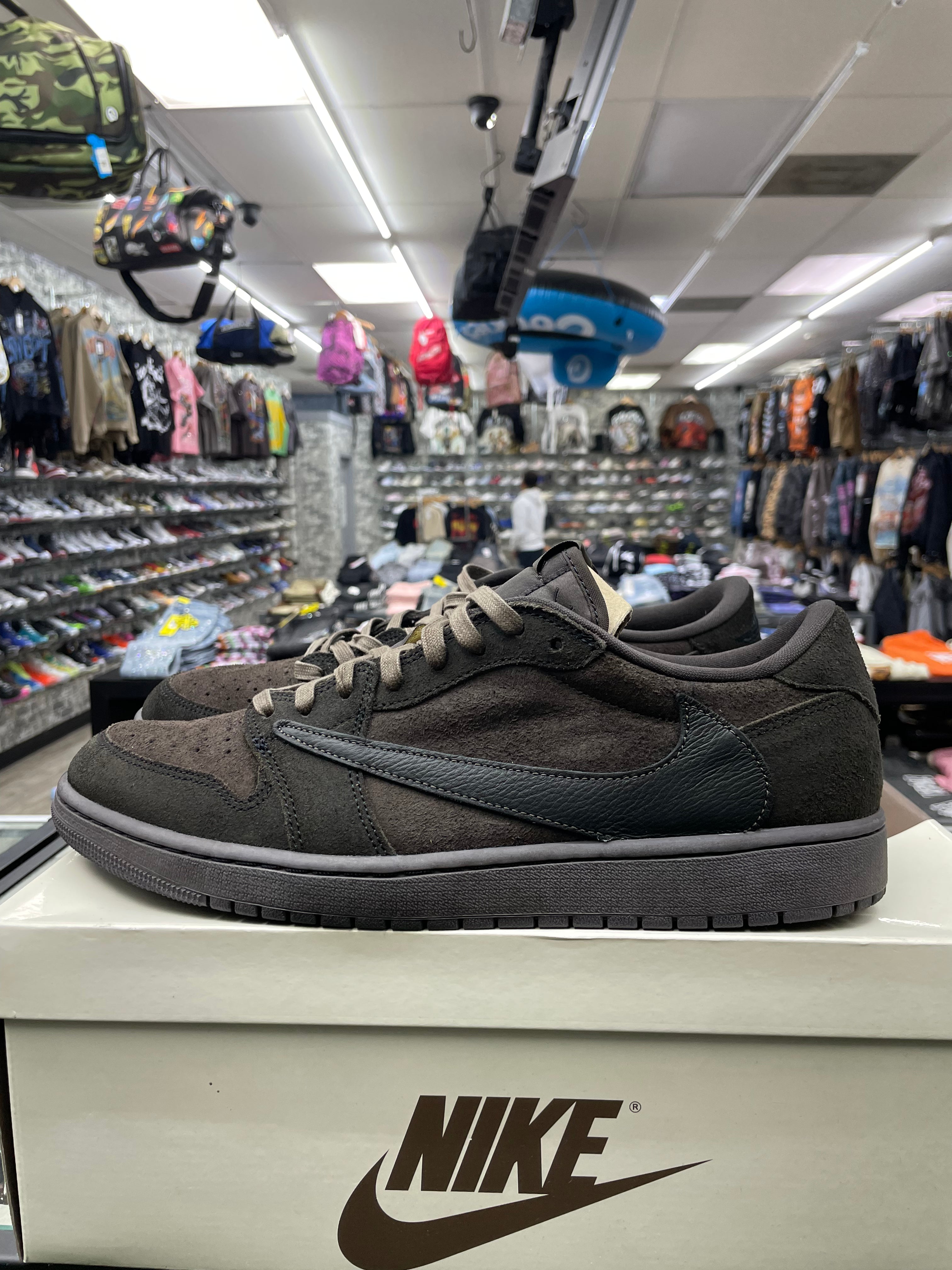 Air Jordan 1 Low “Travis Scott Velvet Brown” *Size 13 Preowned* (DM7866-202)