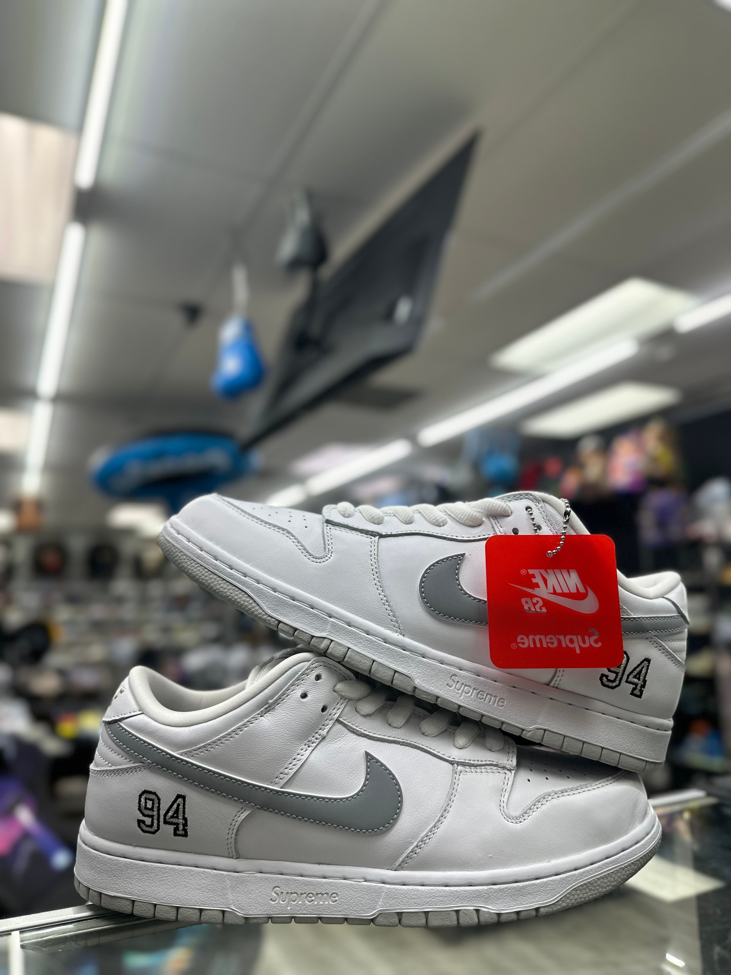 Nike SB Dunk Low X Supreme "'94 White Metallic Silver"