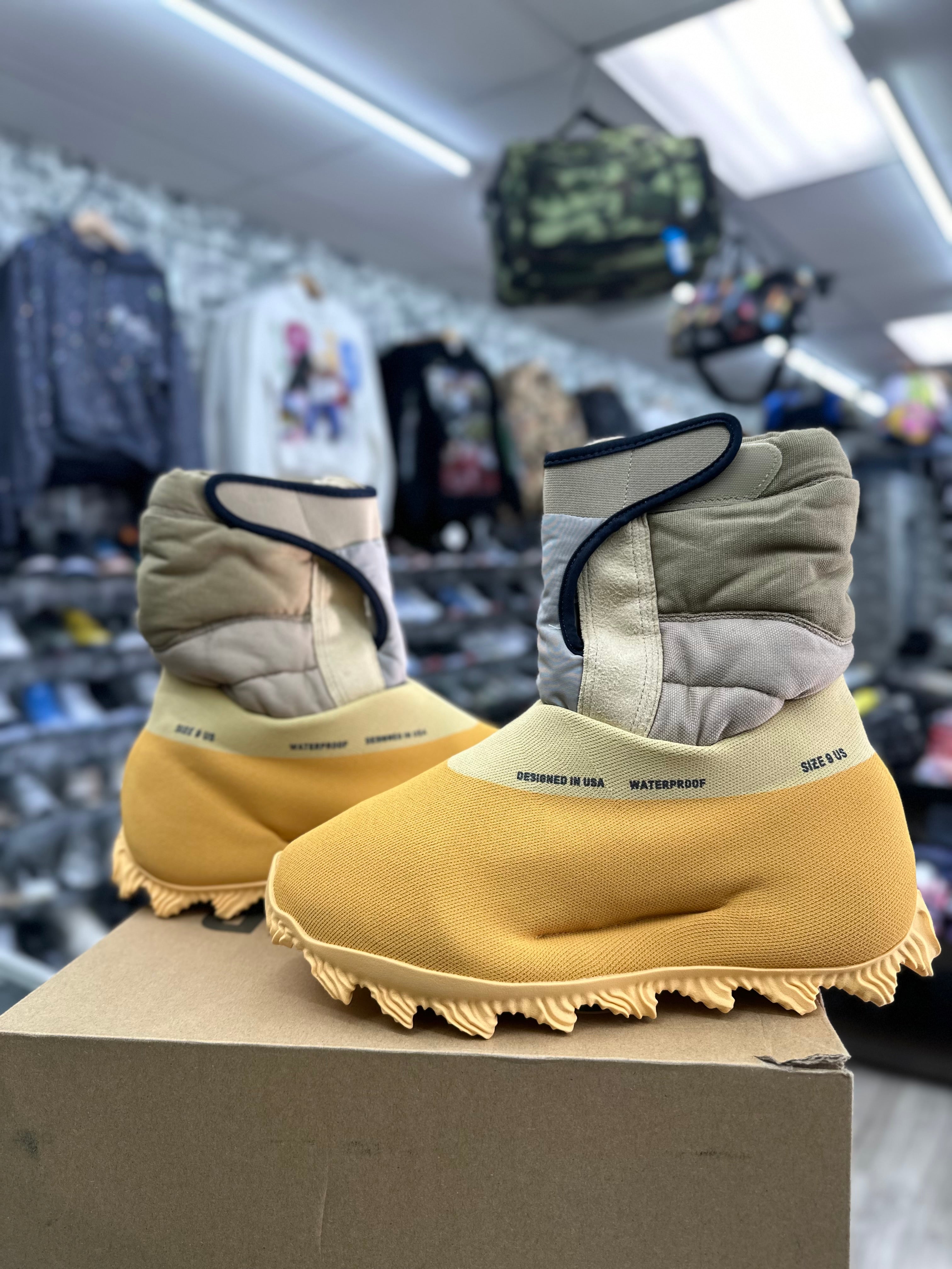 Yeezy KNIT RNR BOOT "SULFUR" GY1824