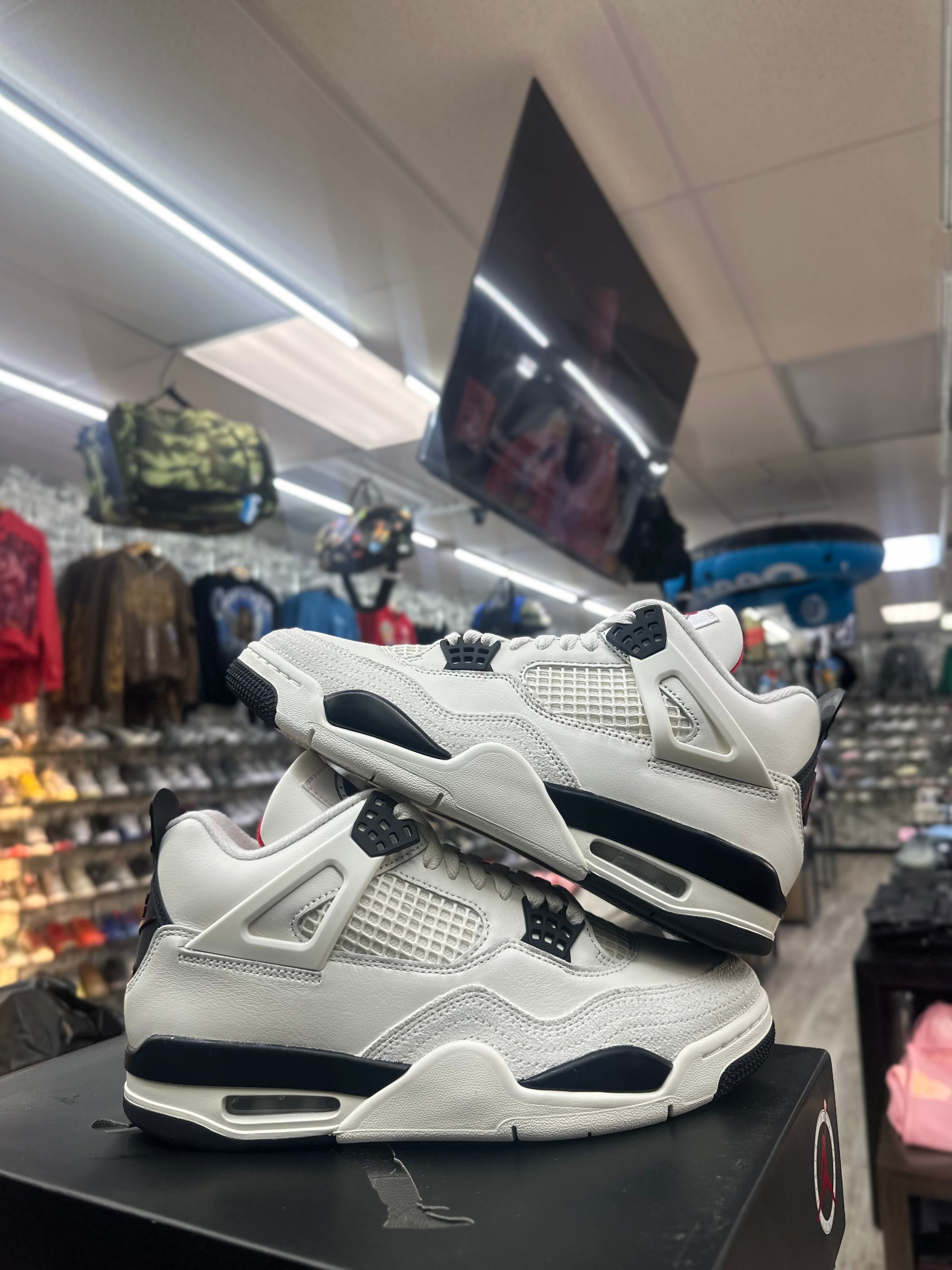 Air Jordan Retro 4 “Flight Club” (Men)