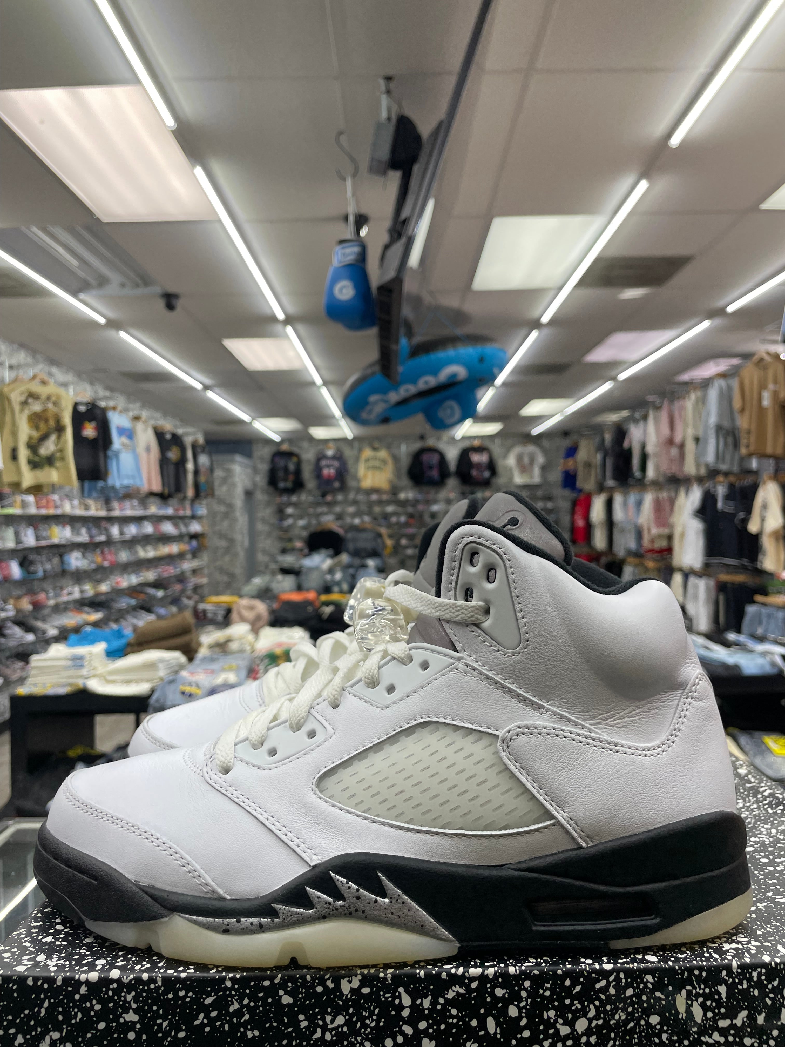Air Jordan Retro 5 “Reverse Metallic” *Size 8.5 Preowned*