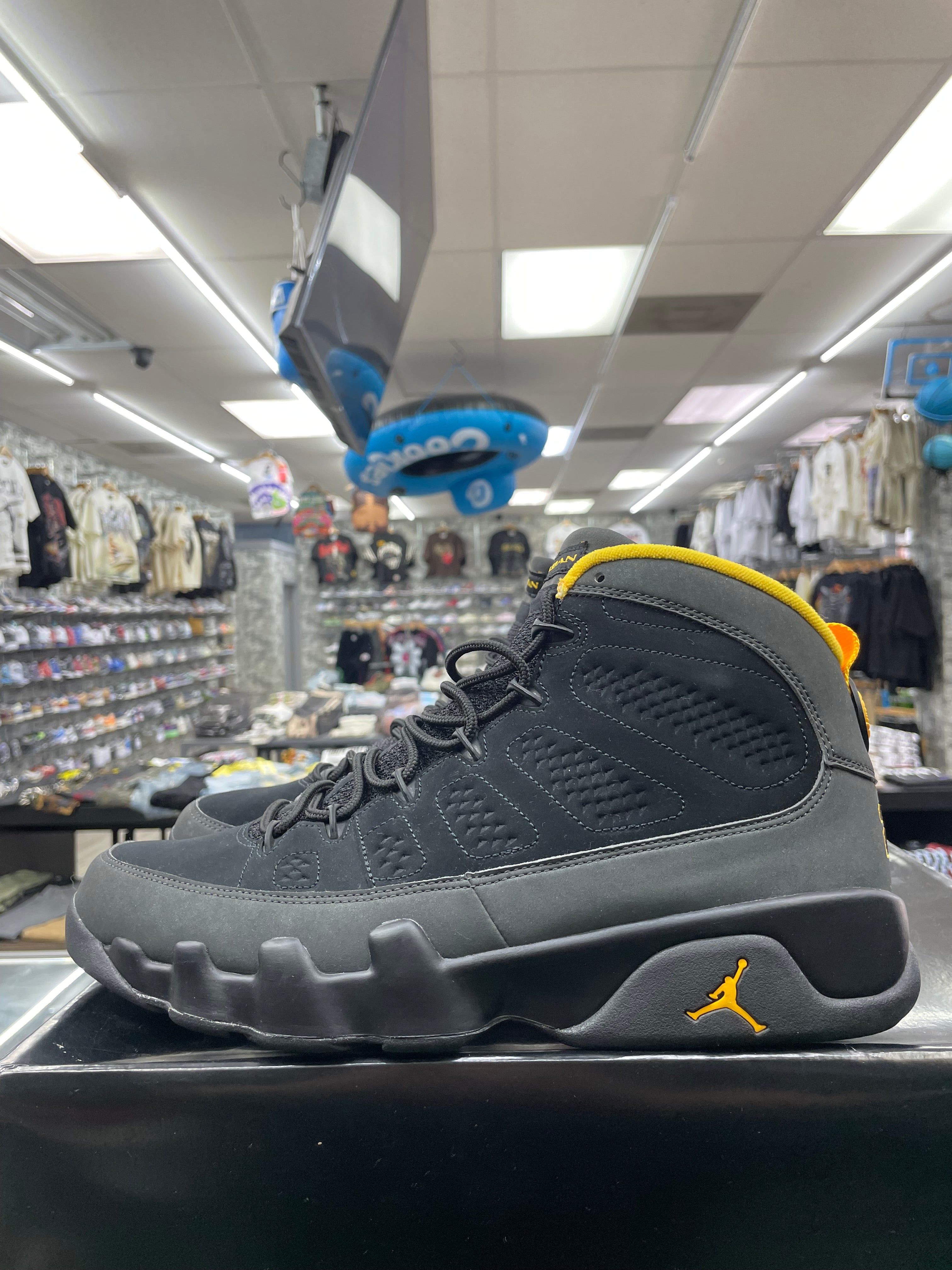 Air Jordan Retro 9 “Dark Charcoal University Gold” *Size 11 Preowned*