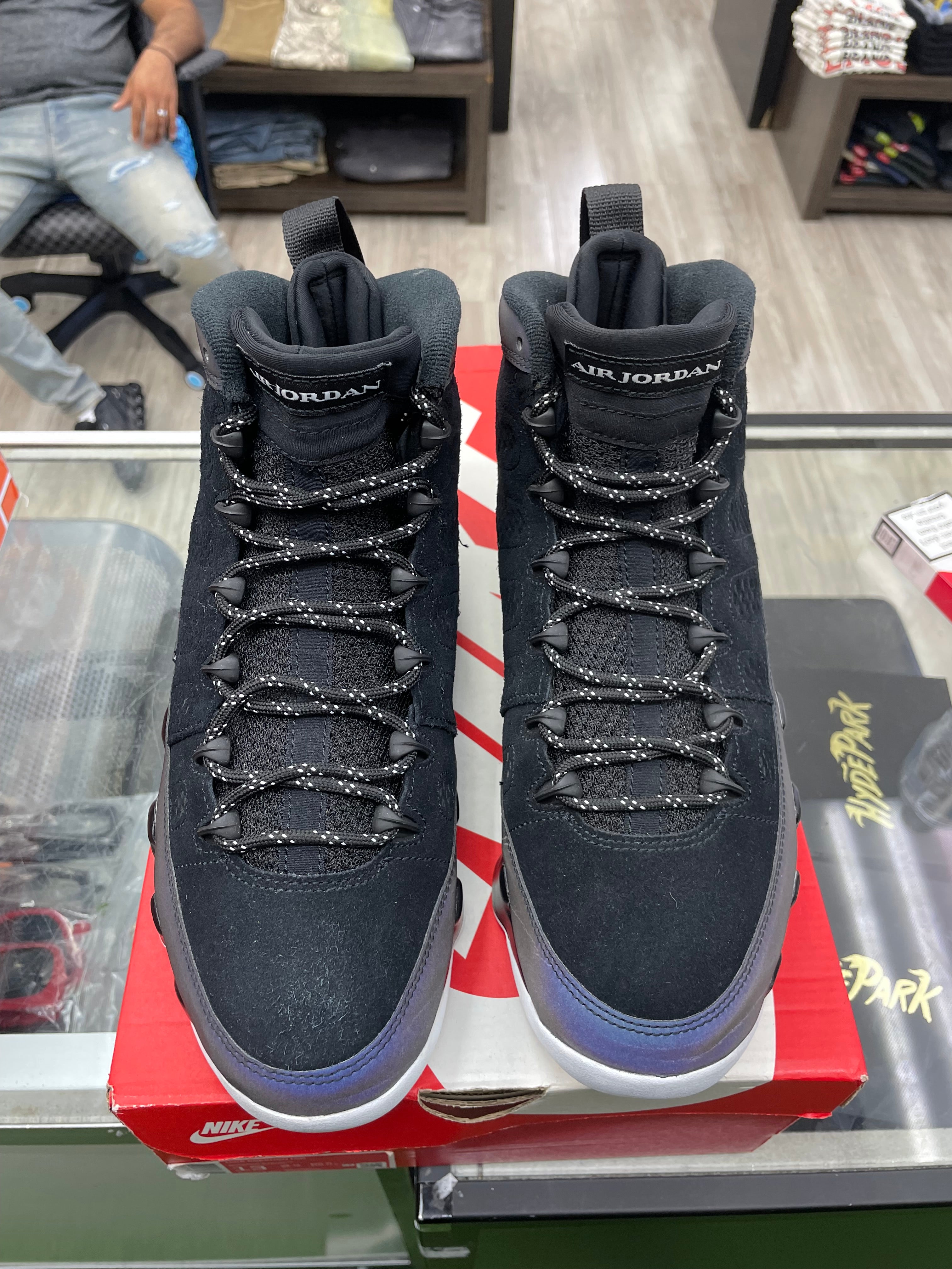 Air Jordan Retro 9 “Racer Blue” *Size 9 Preowned*